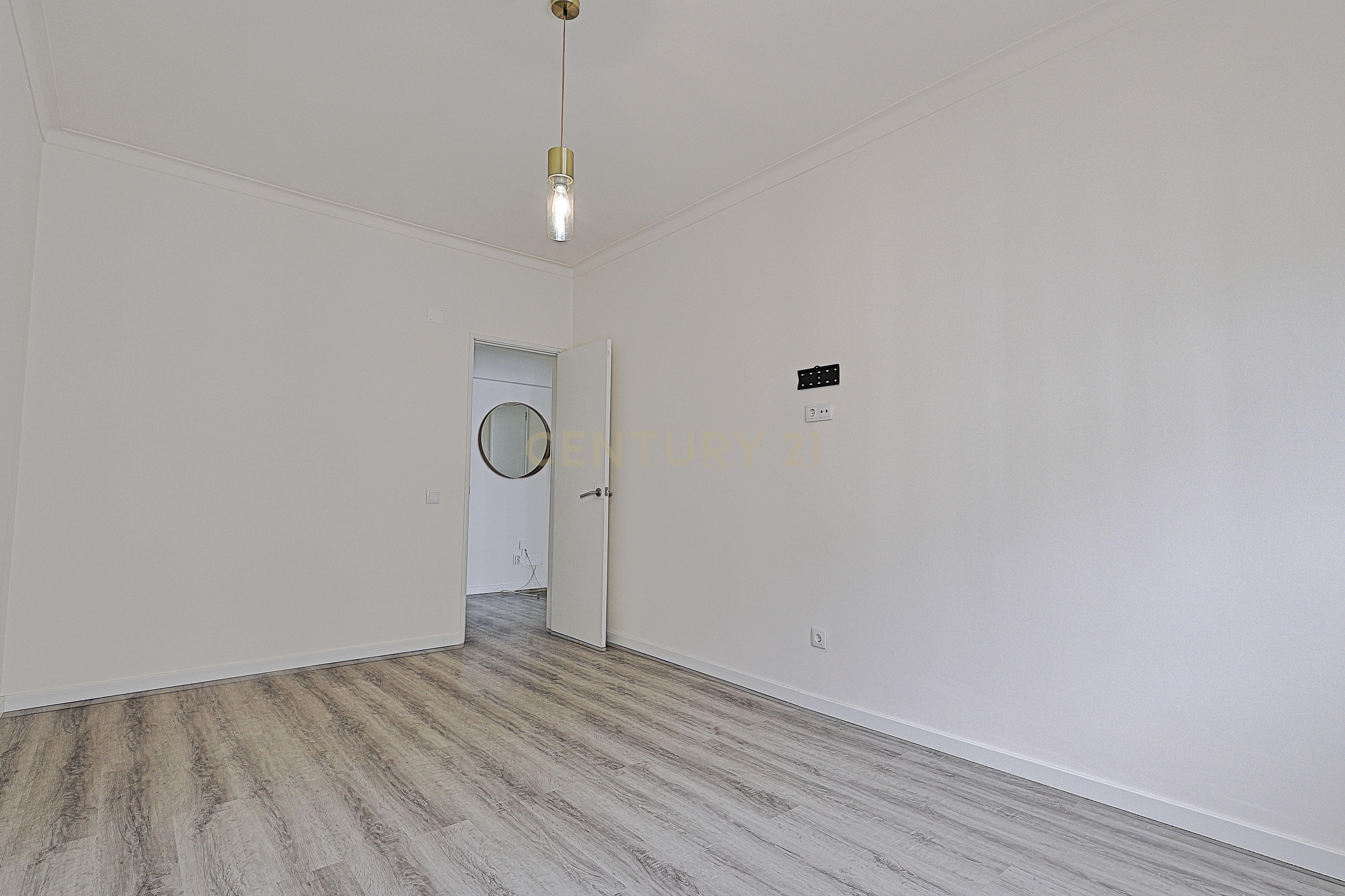 Fotografia 5 de T2 Remodelado com Elevador | 86 m² | Aranguês – Setúbal