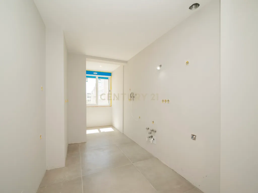 Apartamento T2 Totalmente Renovado em Queluz – Pronto a Habitar! - Image 17