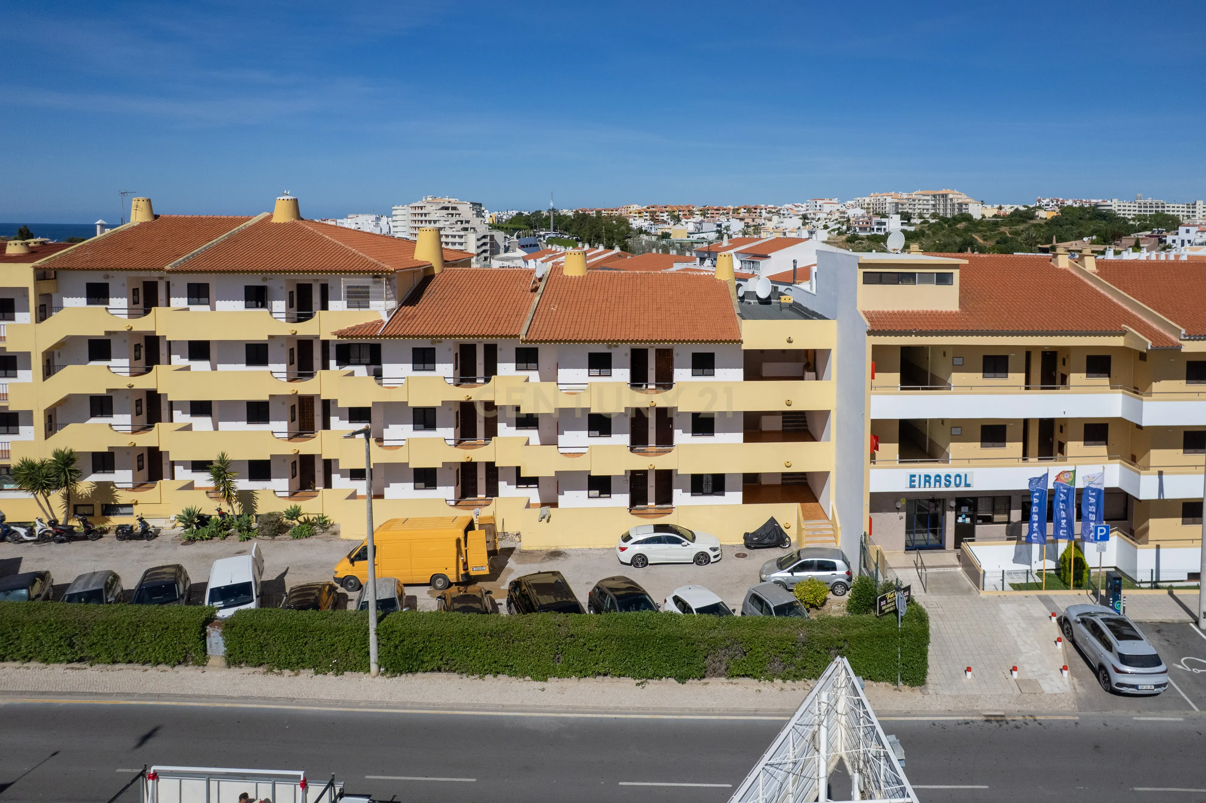 Fotografia 8 de T2 com 95 m² em Albufeira, Condomínio com Piscina, Arrecadação e Estacionamento