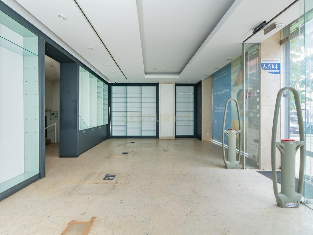 Loja para Arrendamento na Prestigiada Avenida João XXI – Lisboa - Image 3