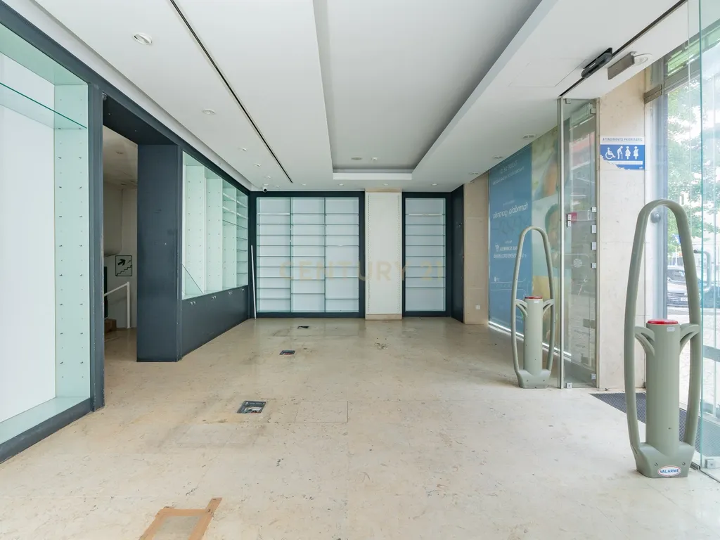 Loja para Arrendamento na Prestigiada Avenida João XXI – Lisboa - Image 3