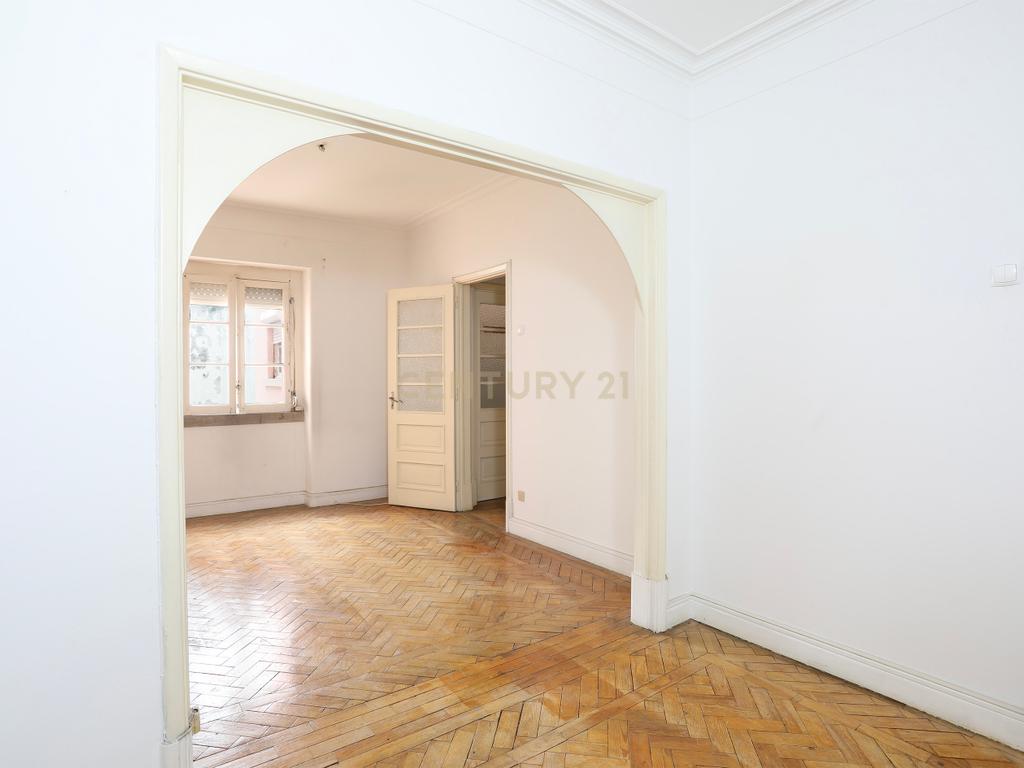 T2 | Entrecampos | 3º Andar com Elevador | 450.000€ - Image 4