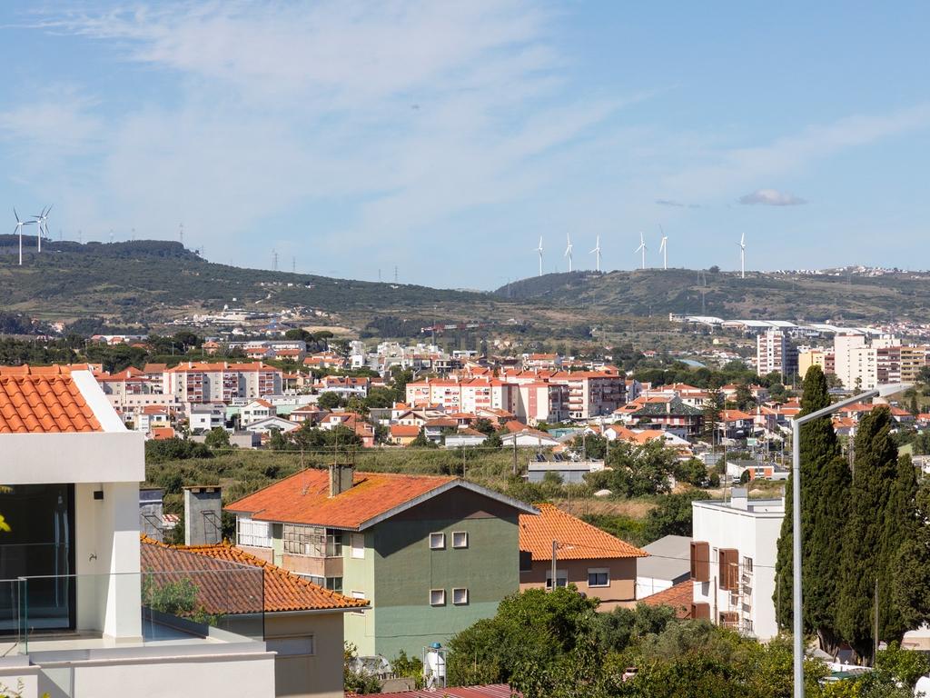 MORADIA T3+1|TERRAÇO| GARAGEM| LOURES| - Image 38