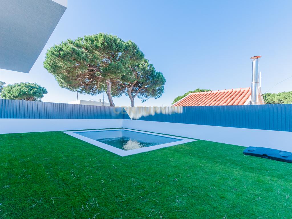 Moradia T3 Moderna com Piscina | Lagoa de Albufeira - Image 35