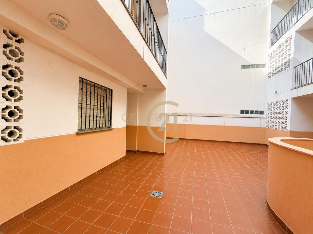 Apartamento Luminoso com Terraço e Garagem a 400 Metros da Praia em Fuengirola - Image 20