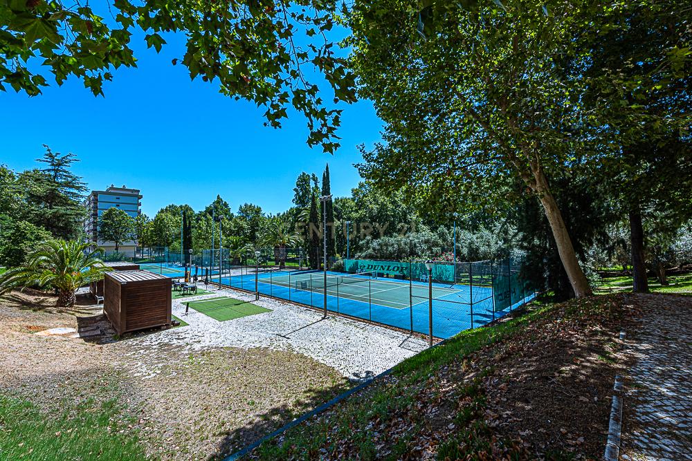 Apartamento de 4 assoalhadas em Zona Premium c/ 122m2 VANICELOS - SETUBAL - Image 4