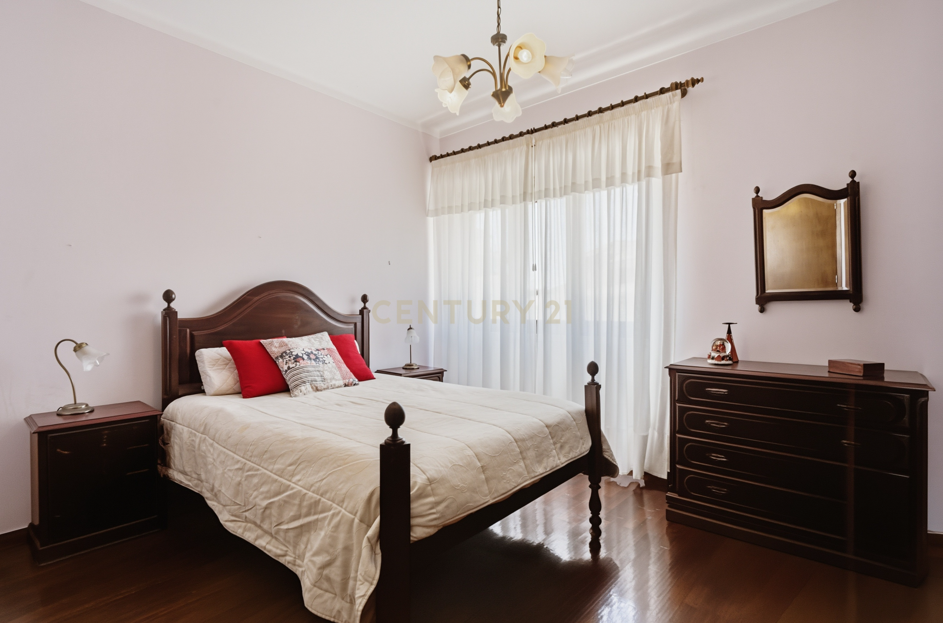 Fotografia 11 de Apartamento T3 com garagem e arrecadação - Praia da Areia Branca, Lourinhã