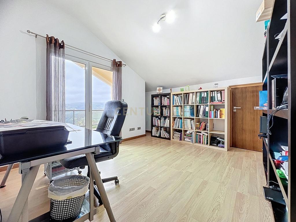 Casa Luxuosa com Vista Mar em Povoação, São Miguel - Image 11