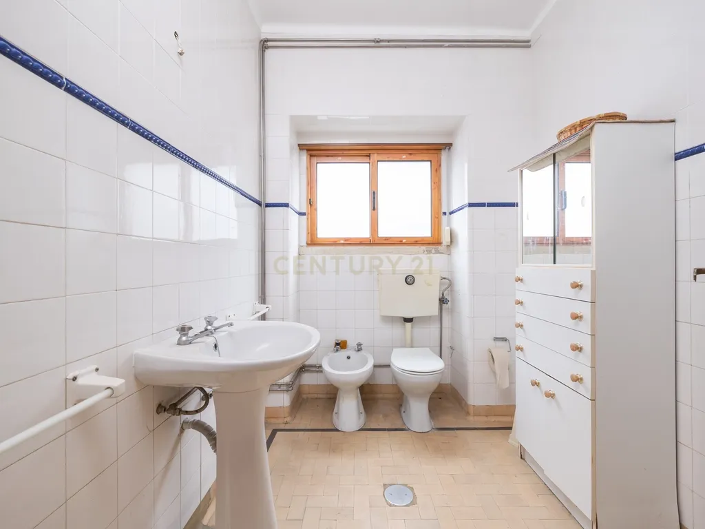 Venda | Apartamento T3+1 com garagem na Rua Verde Pinho em Coimbra - Image 11