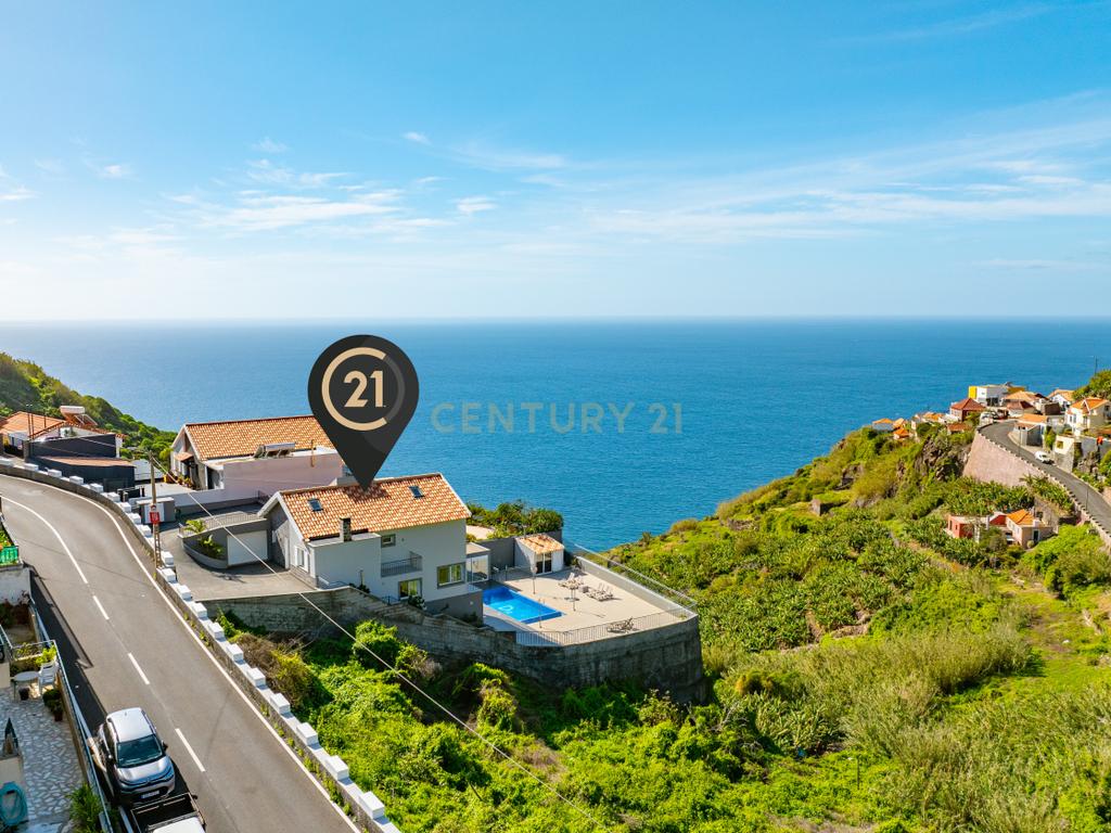 Moradia com Piscina e Vista Mar - Ribeira Brava, Madeira - Image 2