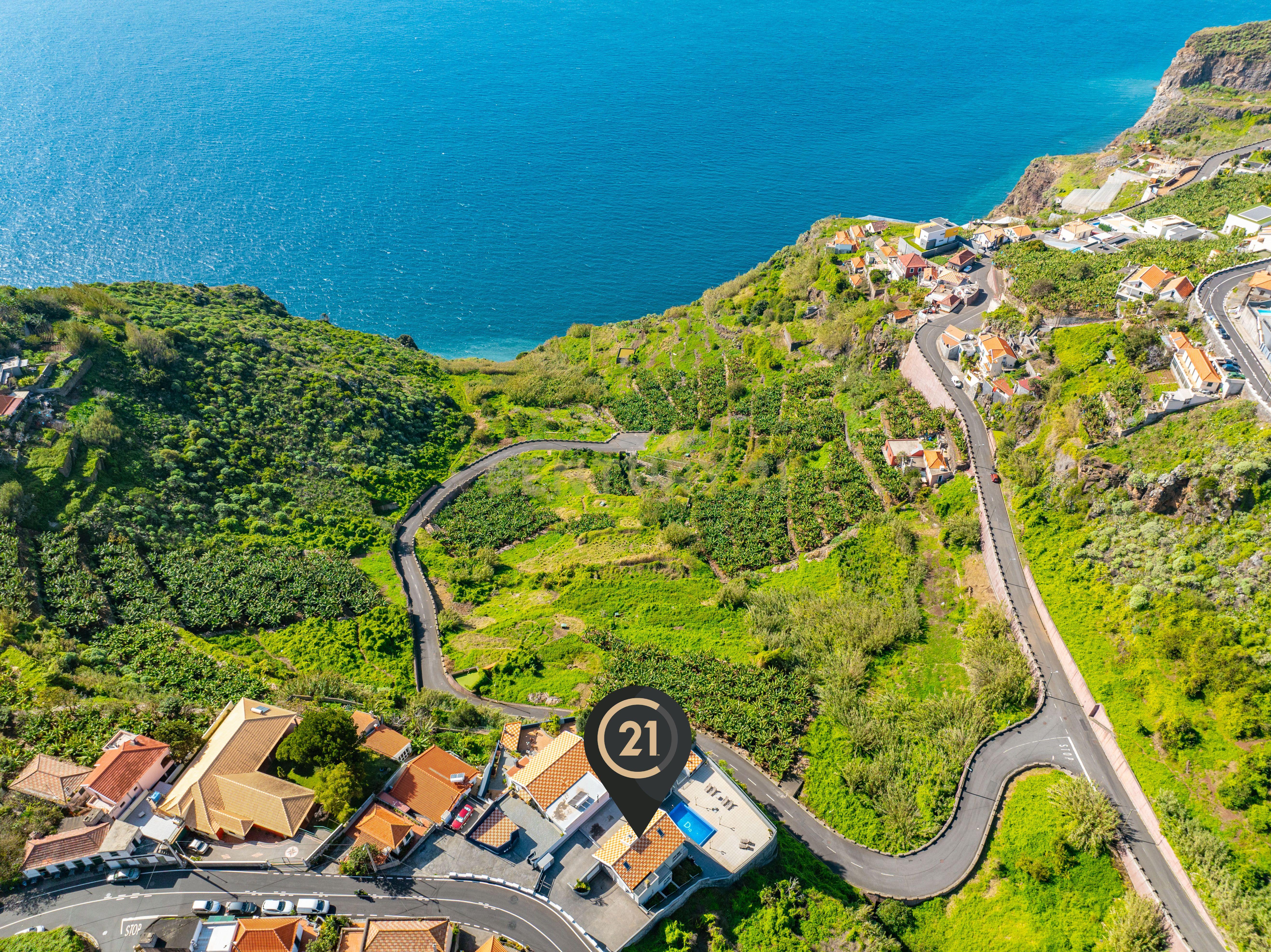 Moradia de Exceção em Ribeira Brava – Luxo, Conforto & Rentabilidade - Image 4