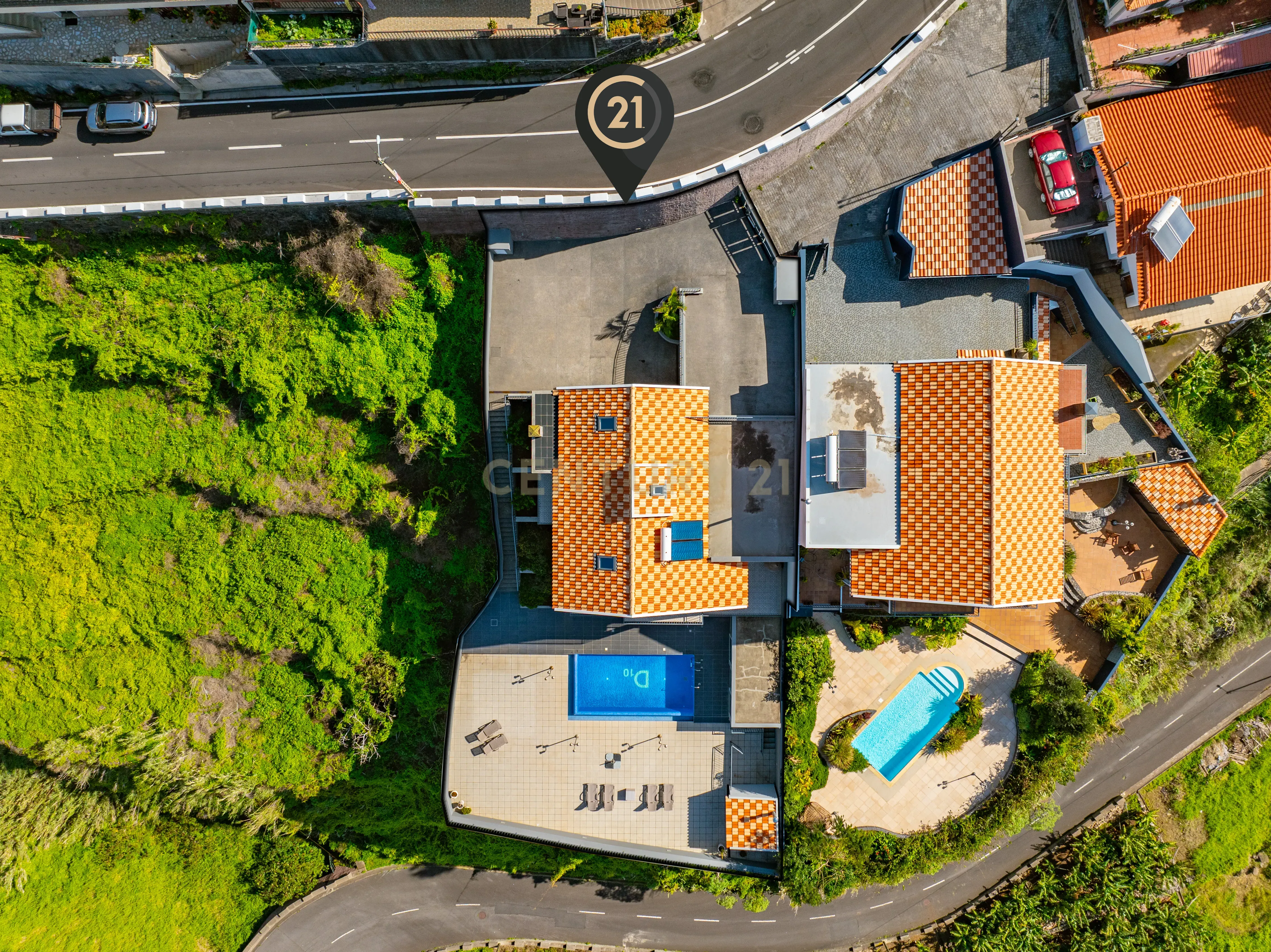 Moradia de Exceção em Ribeira Brava – Luxo, Conforto & Rentabilidade - Image 7