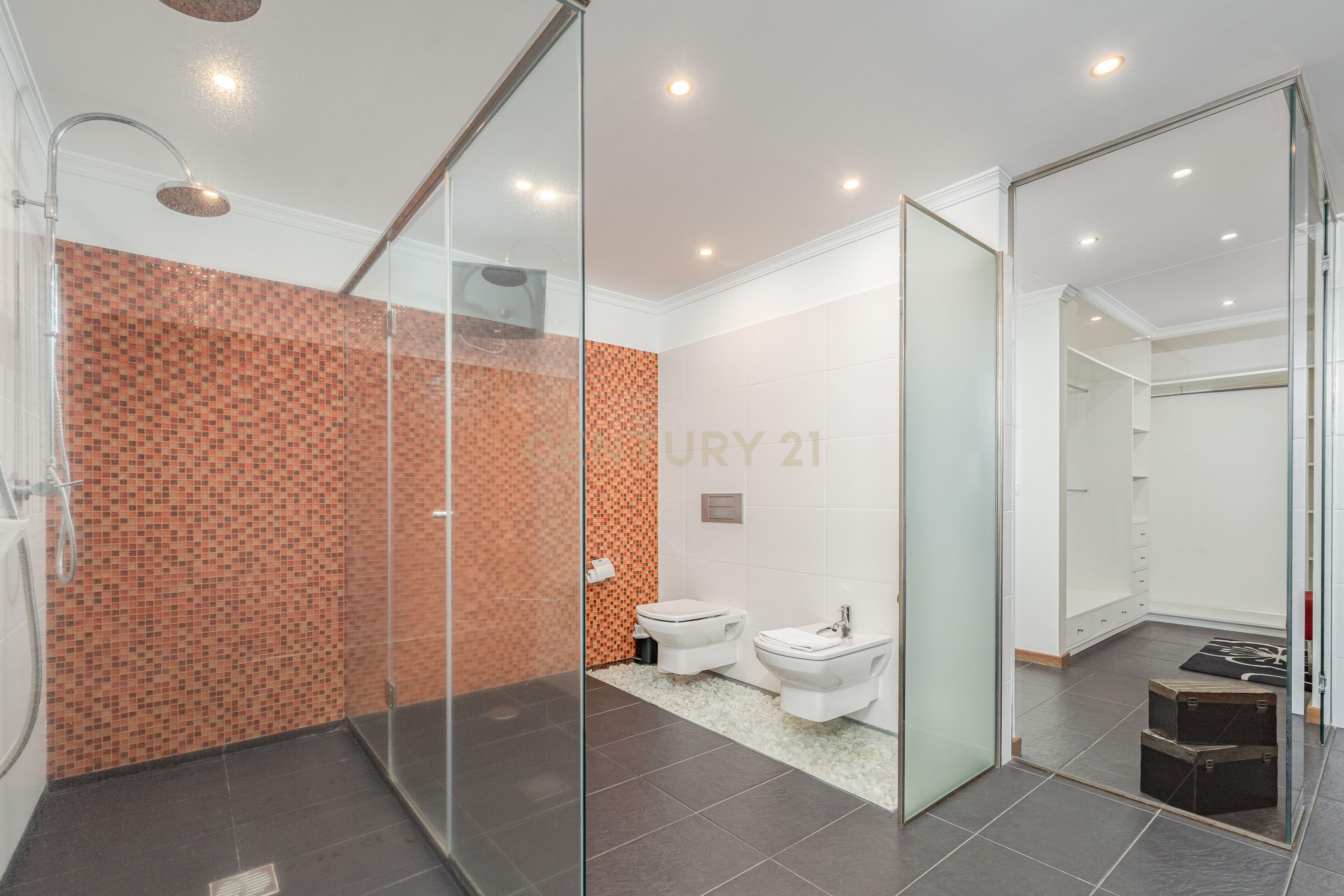 Moradia de Exceção em Ribeira Brava – Luxo, Conforto & Rentabilidade - Image 22