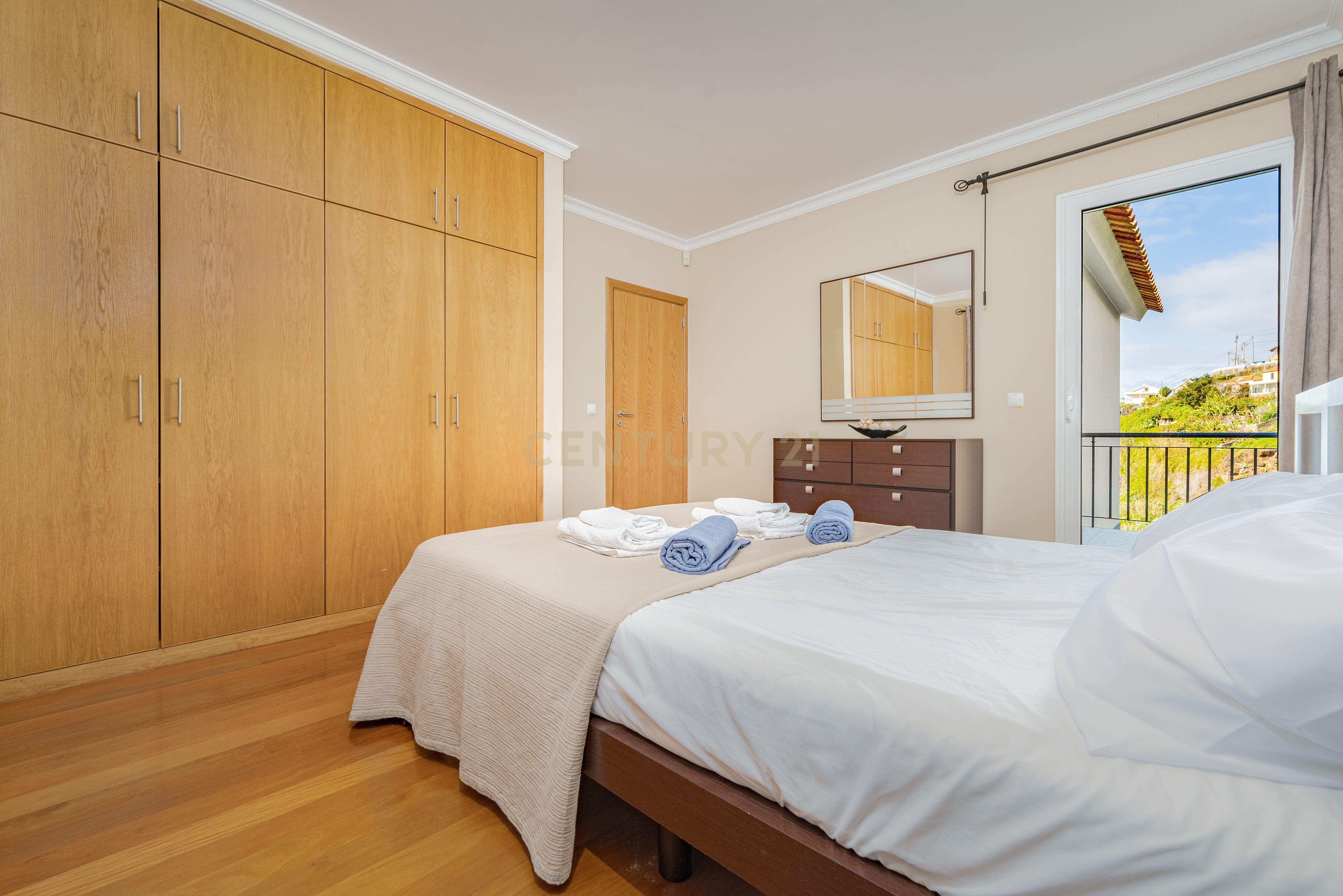 Moradia de Exceção em Ribeira Brava – Luxo, Conforto & Rentabilidade - Image 24