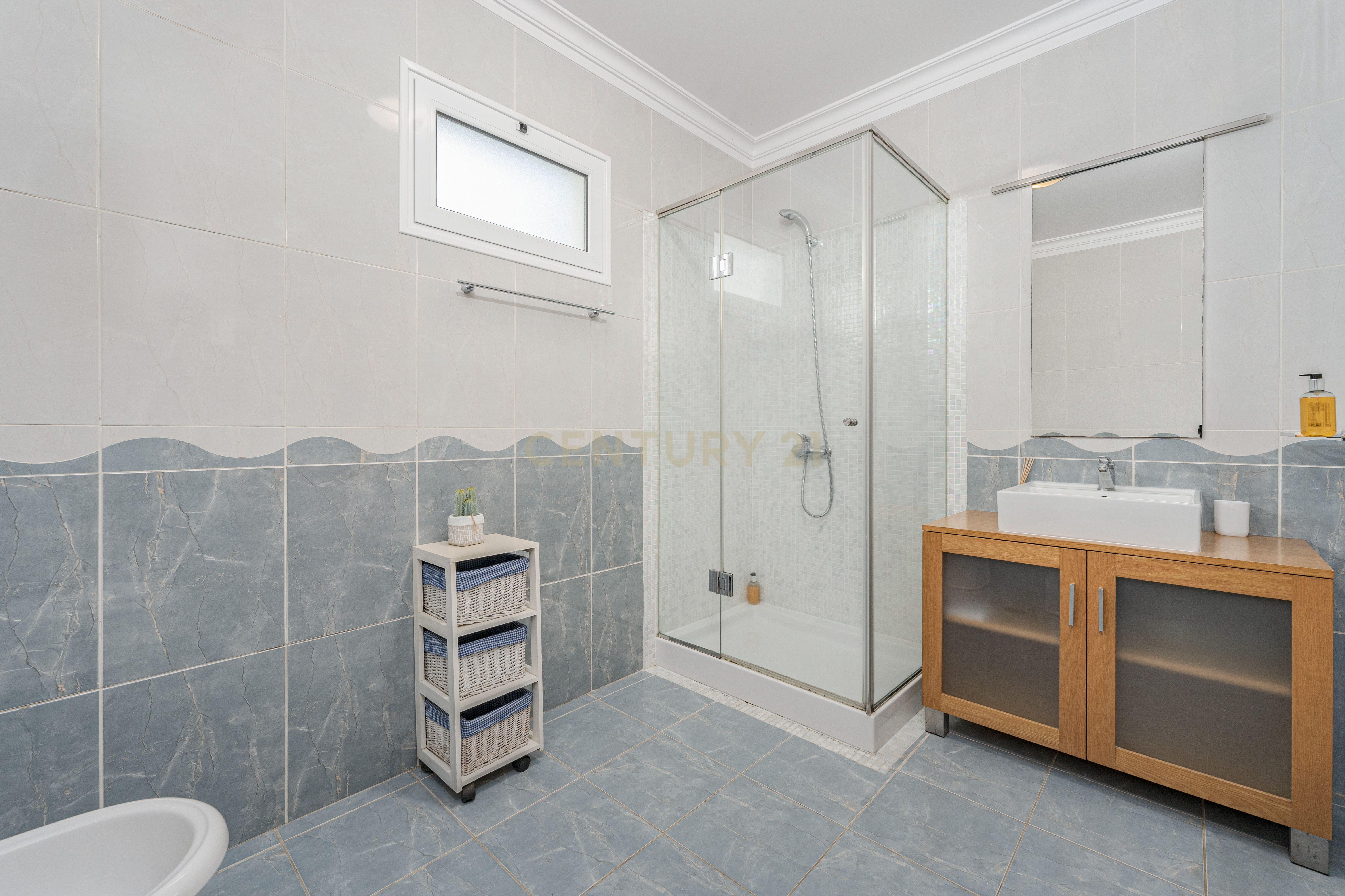 Moradia de Exceção em Ribeira Brava – Luxo, Conforto & Rentabilidade - Image 25