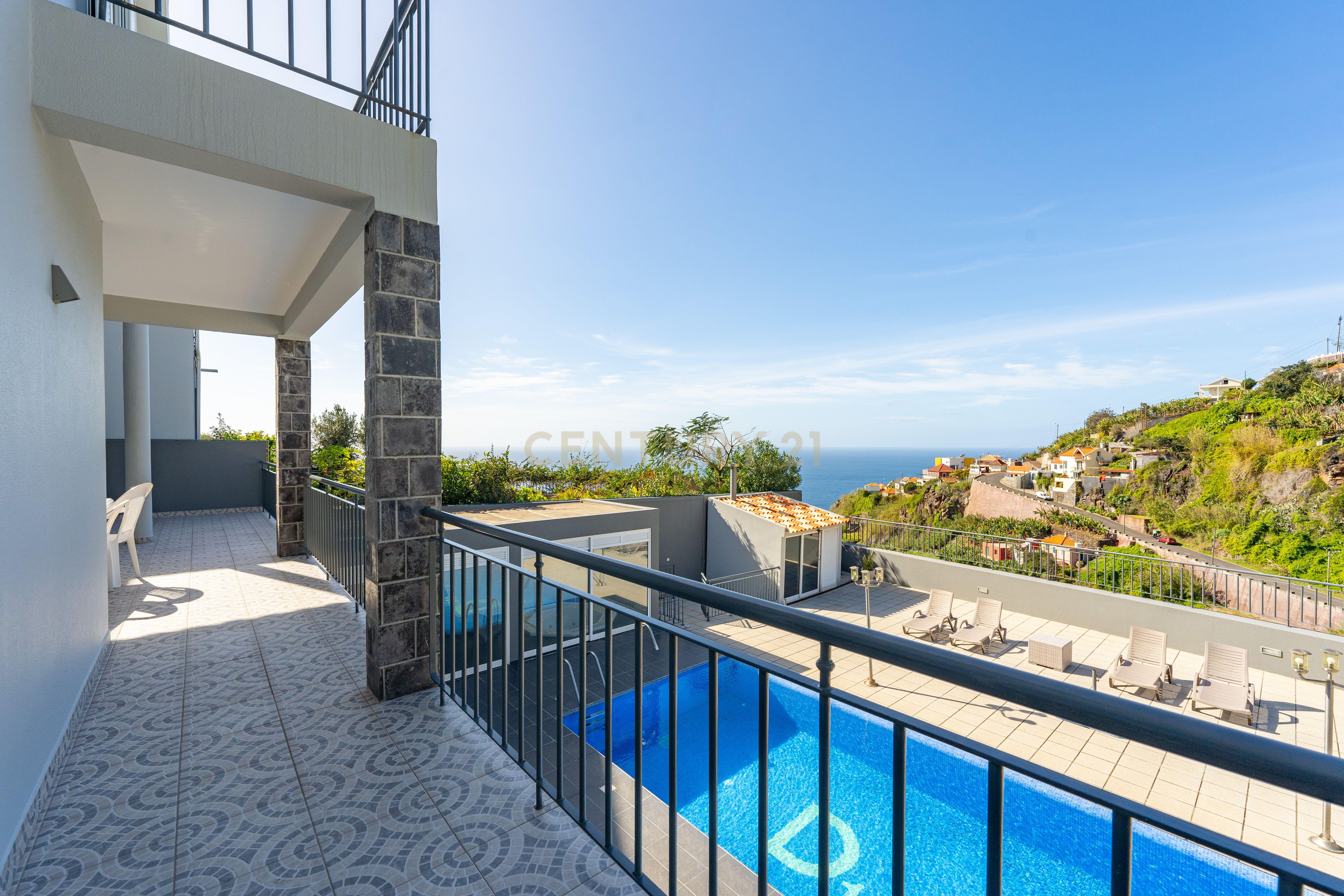 Moradia de Exceção em Ribeira Brava – Luxo, Conforto & Rentabilidade - Image 42