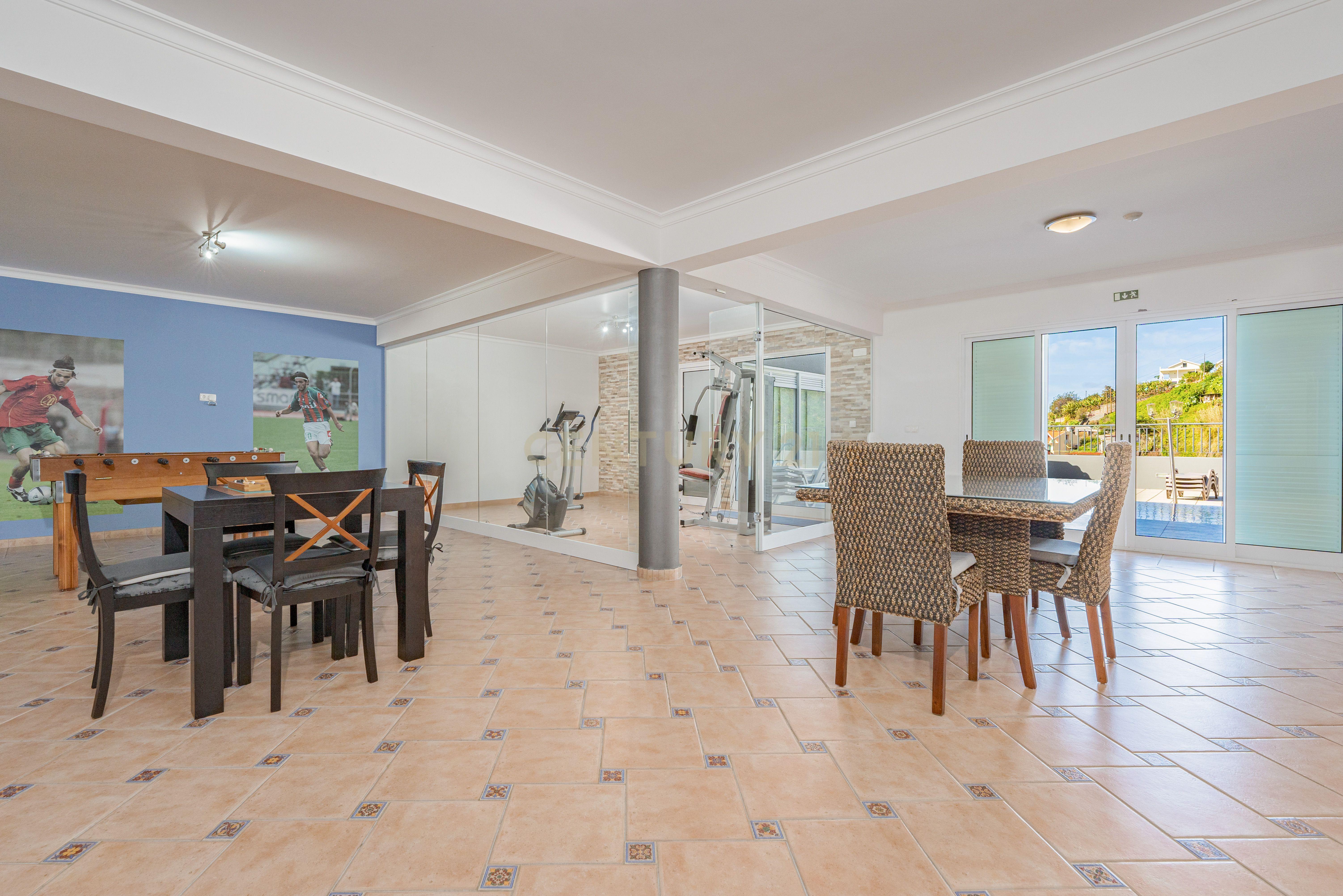 Moradia de Exceção em Ribeira Brava – Luxo, Conforto & Rentabilidade - Image 49