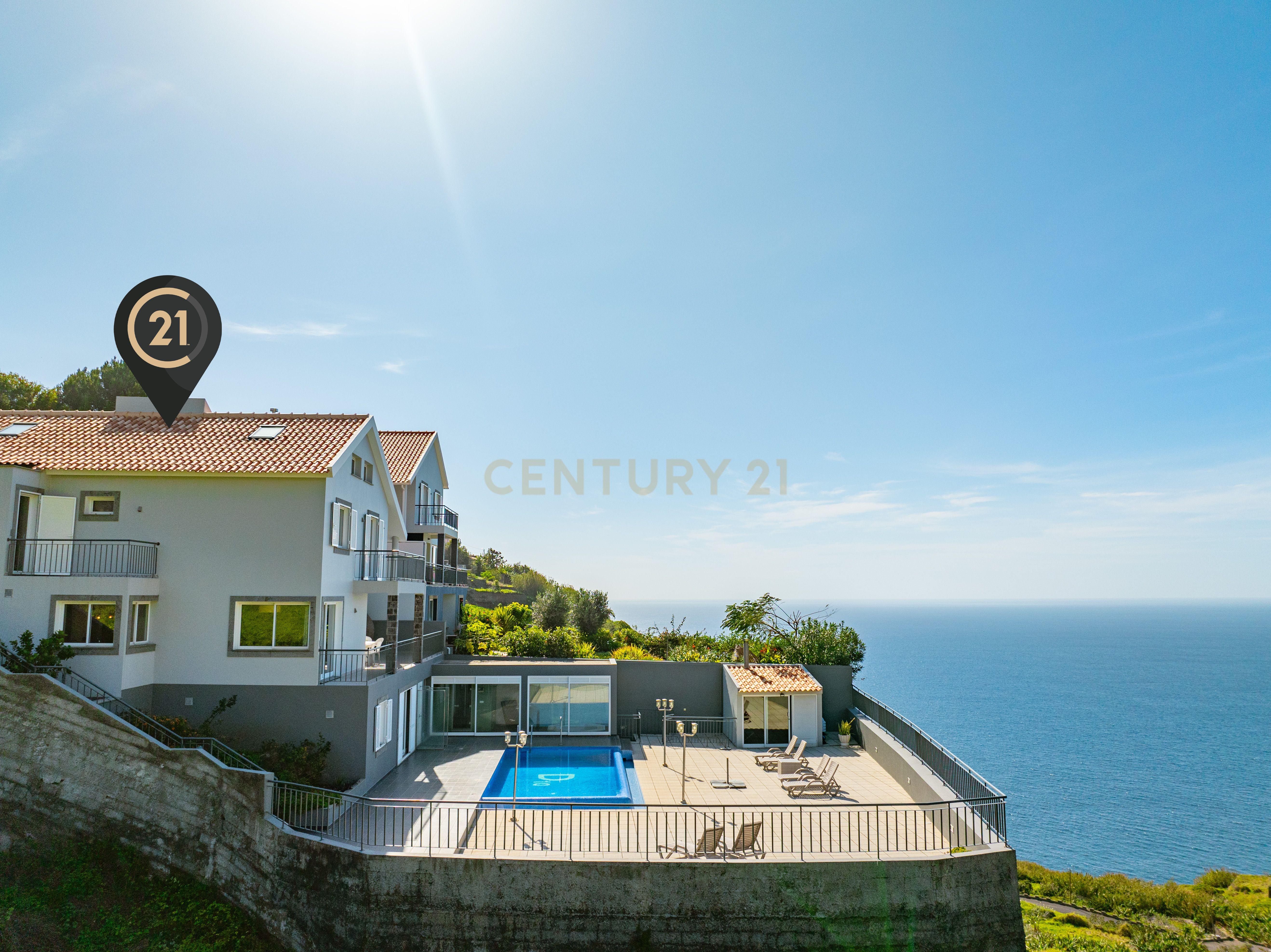 Moradia de Exceção em Ribeira Brava – Luxo, Conforto & Rentabilidade - Image 54