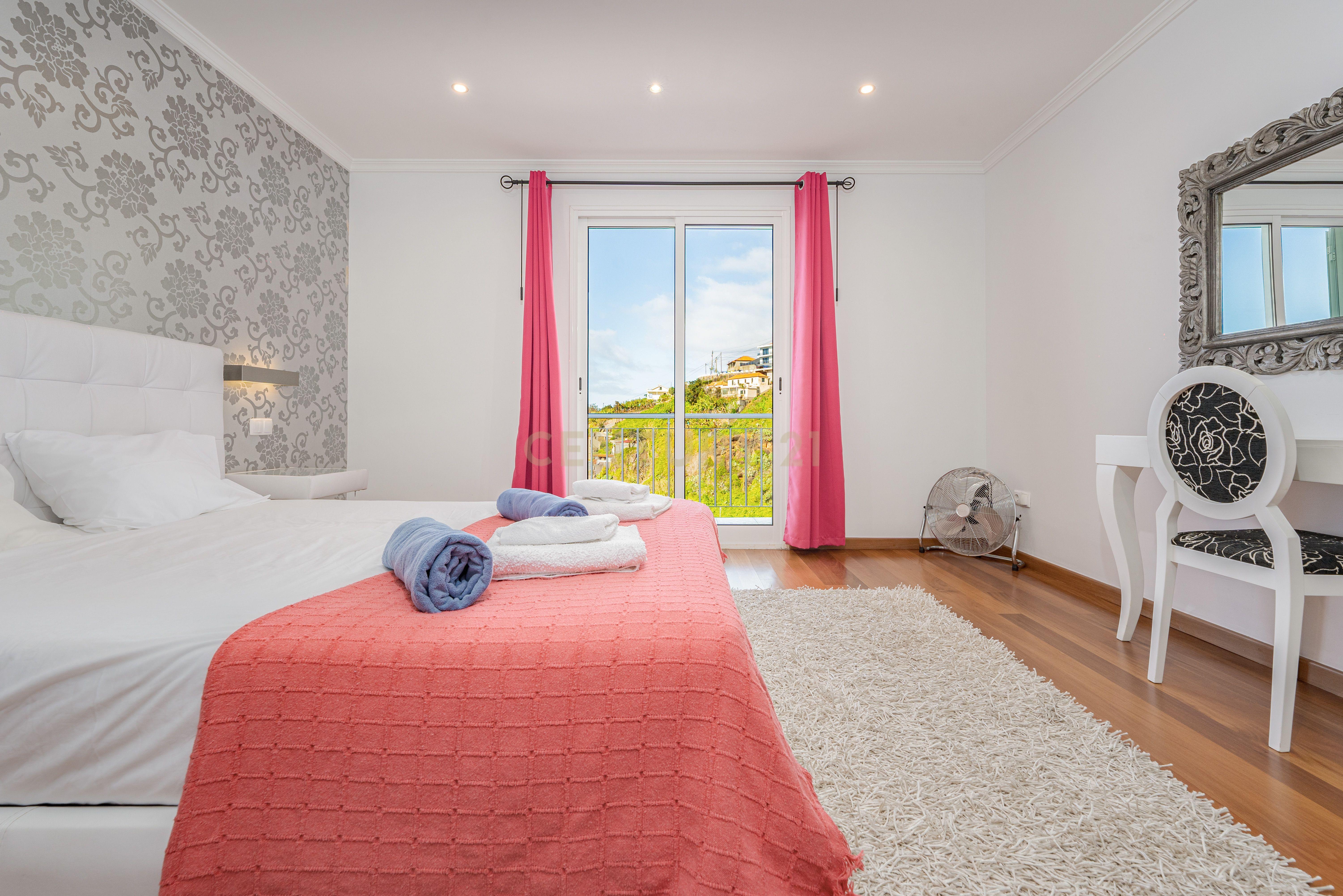 Moradia de Exceção em Ribeira Brava – Luxo, Conforto & Rentabilidade - Image 11