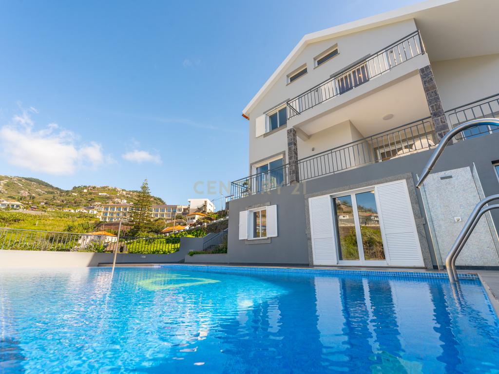 Moradia com Piscina e Vista Mar - Ribeira Brava, Madeira - Image 1