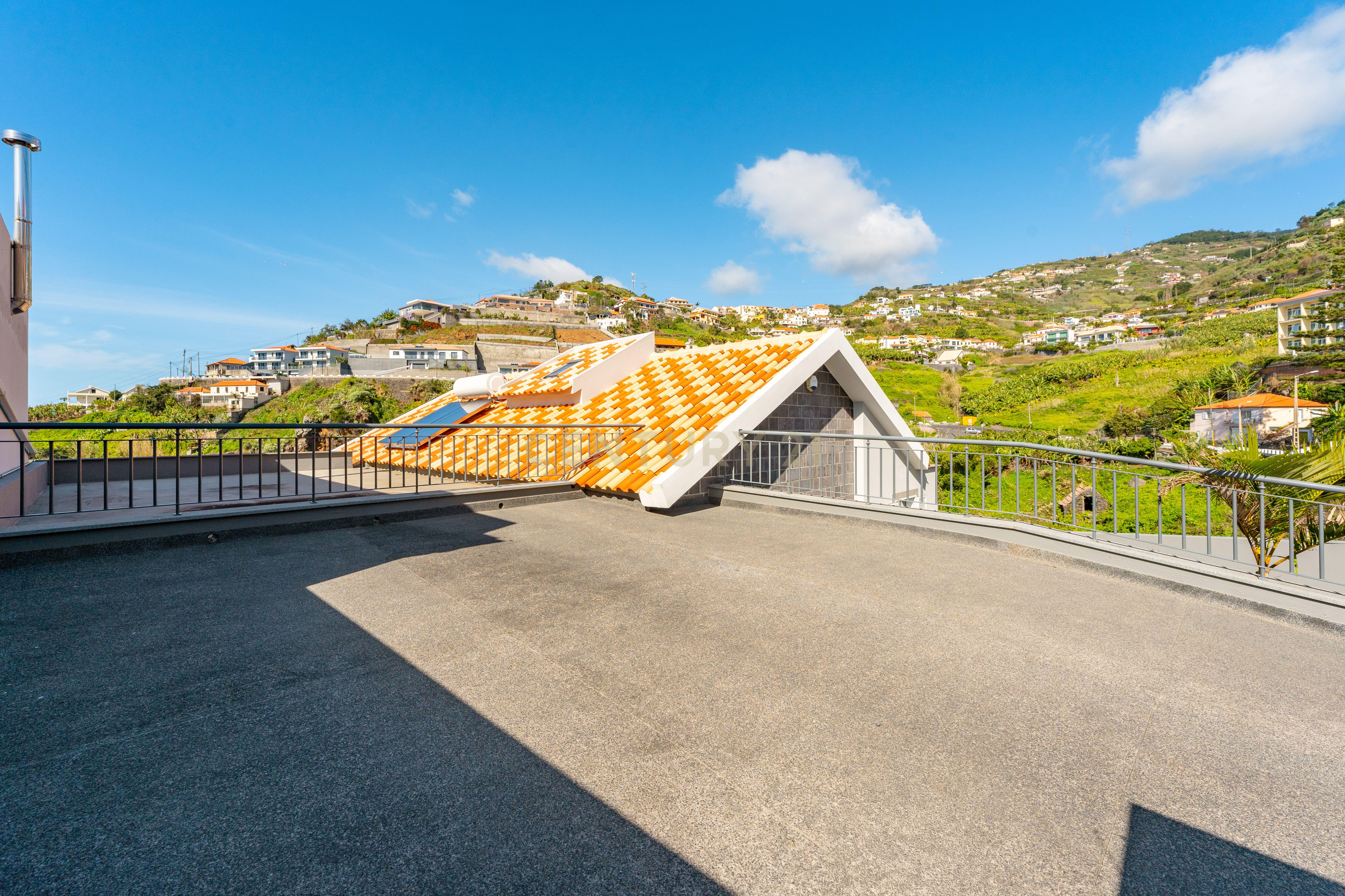 Moradia de Exceção em Ribeira Brava – Luxo, Conforto & Rentabilidade - Image 61