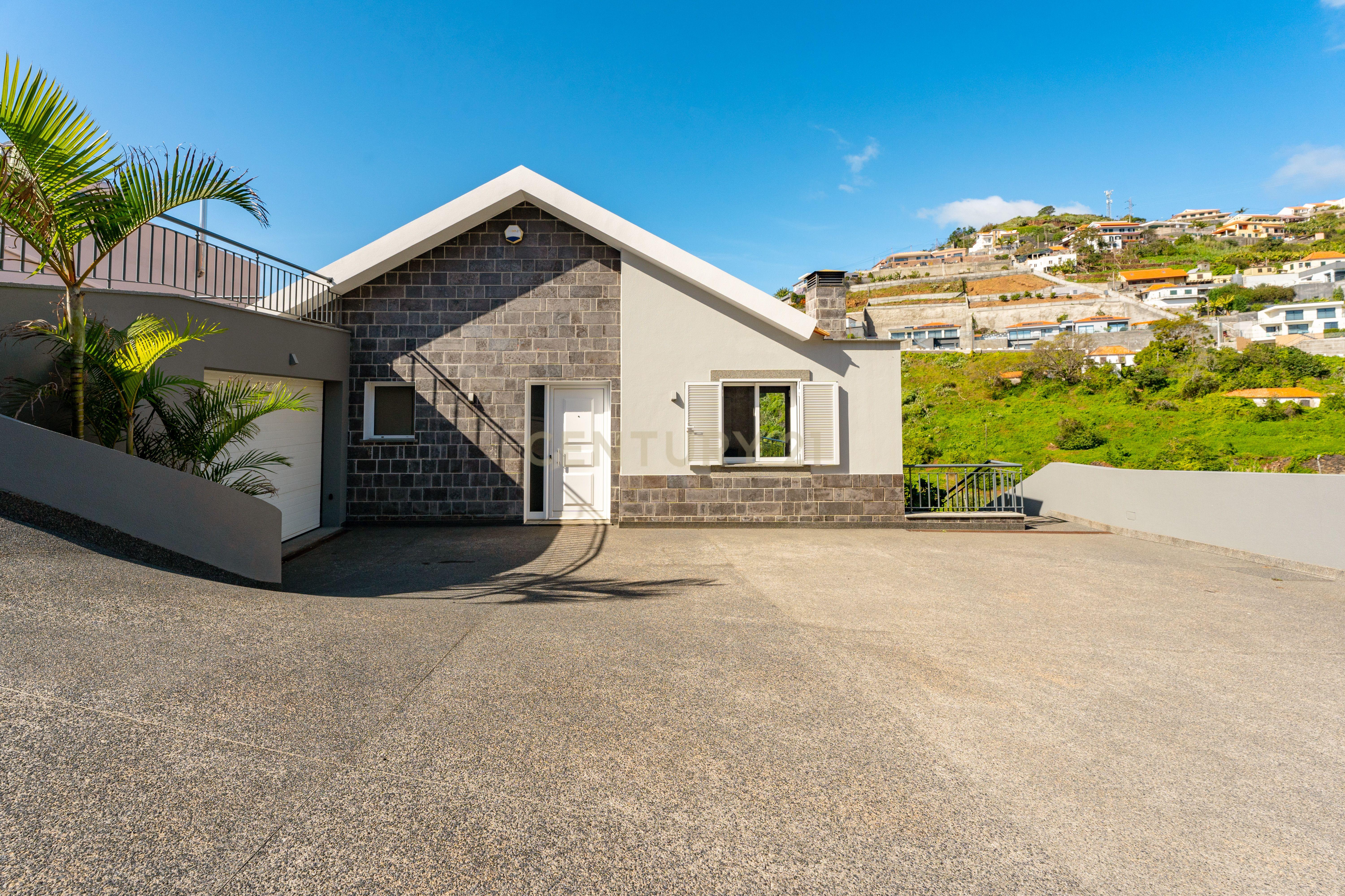 Moradia de Exceção em Ribeira Brava – Luxo, Conforto & Rentabilidade - Image 63