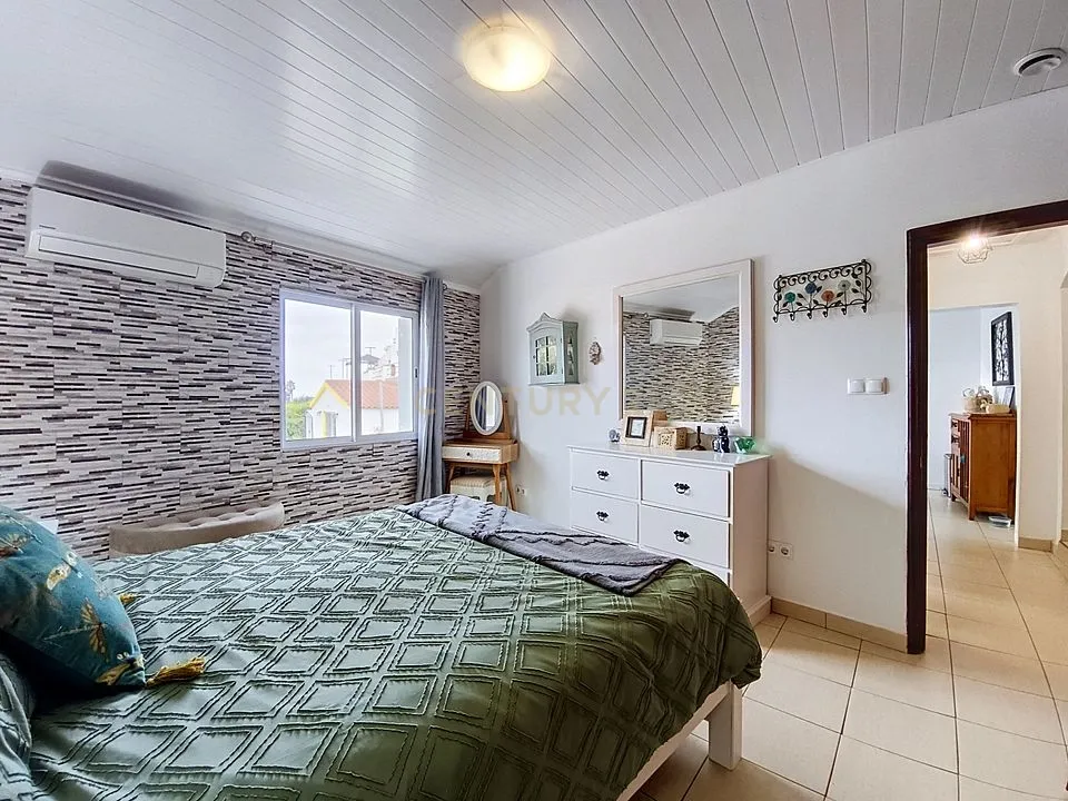 Moradia T2 no Centro da Vila do Nordeste | Jardim e Excelente Potencial de Investimento - Image 15