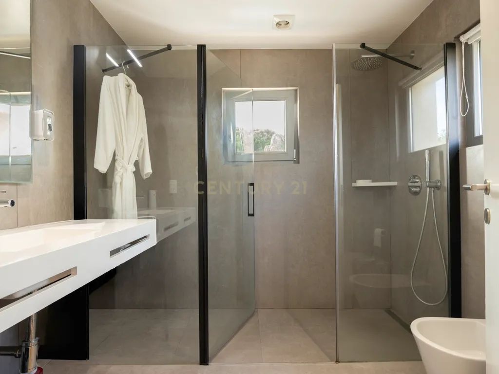 Moradia T5 de Luxo com Piscina, Ginásio, Sauna e Garrafeira em Birre, Cascais - Image 36