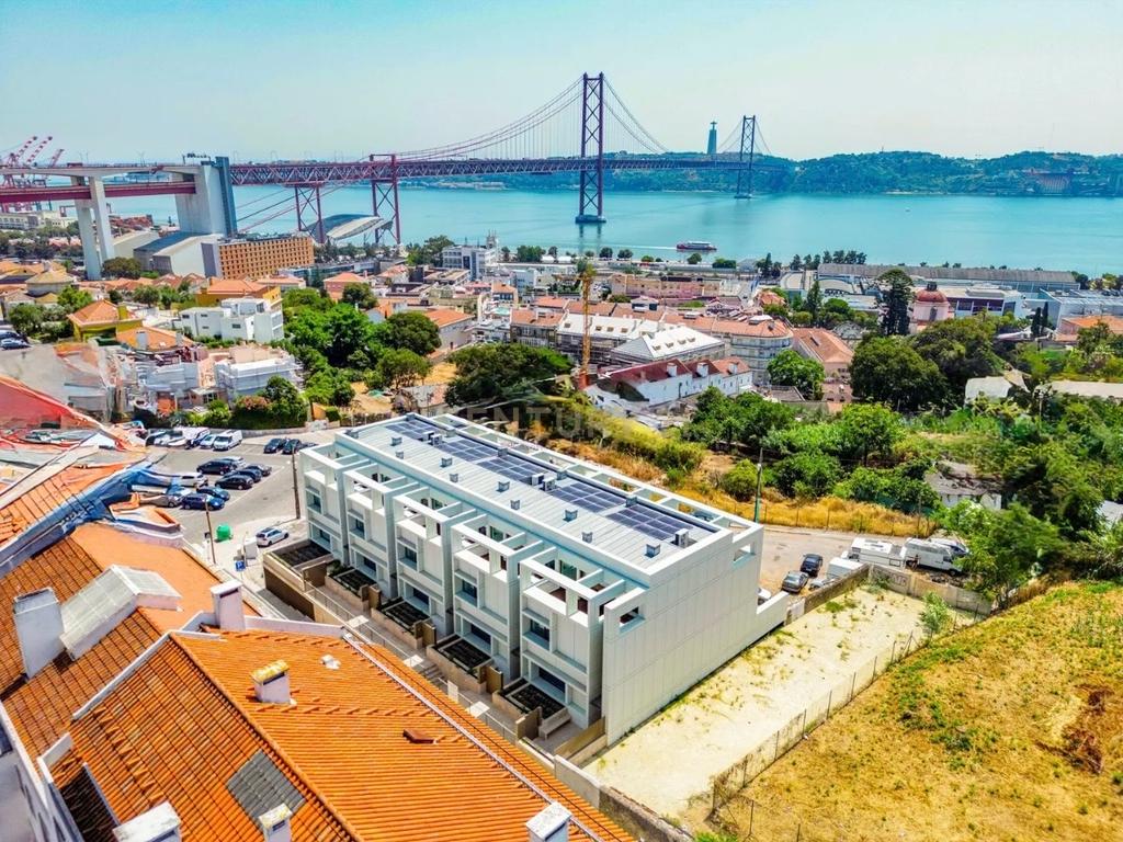 Moradia de Luxo com Vista para o Tejo - Alto Santo Amaro - Image 27