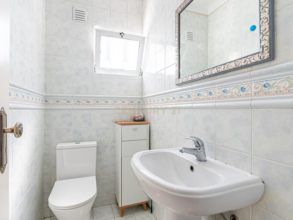 Apartamento T3 com Vista Panorâmica no Montijo - Image 11