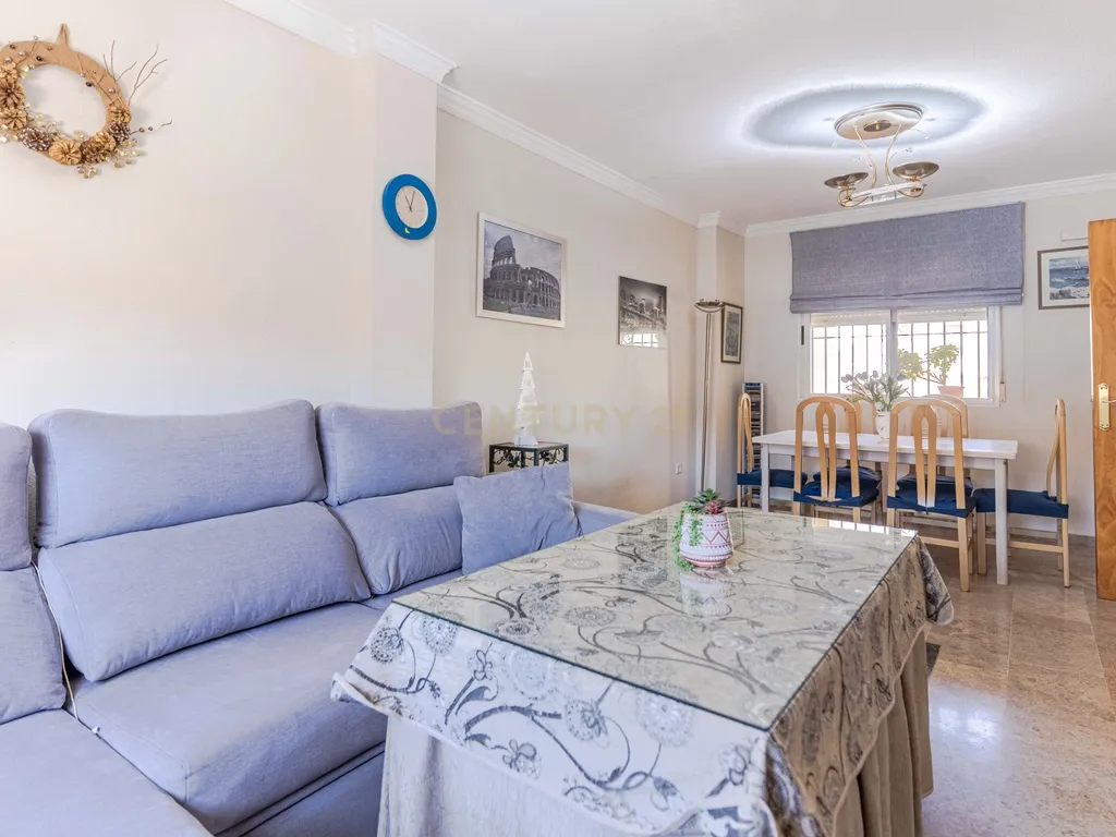 Casa em Cúllar Vega, Granada - Oportunidade Quase Nova - Image 13