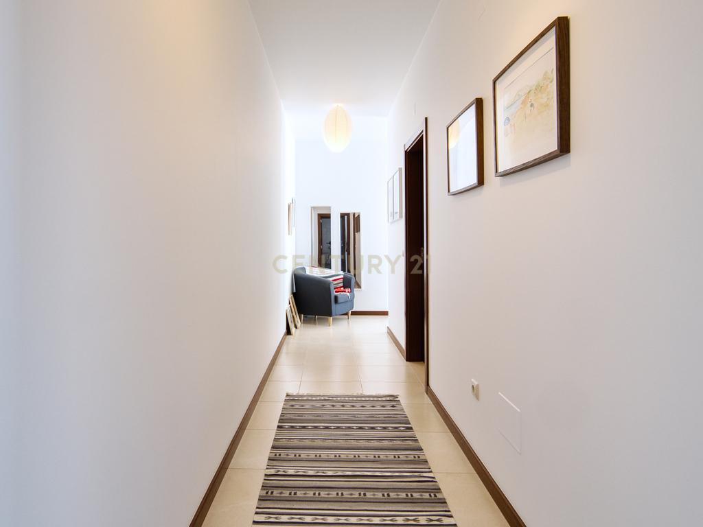 Apartamento T2 em Condomínio Fechado com Piscina e Jardins – Pederneira, Nazaré - Image 16