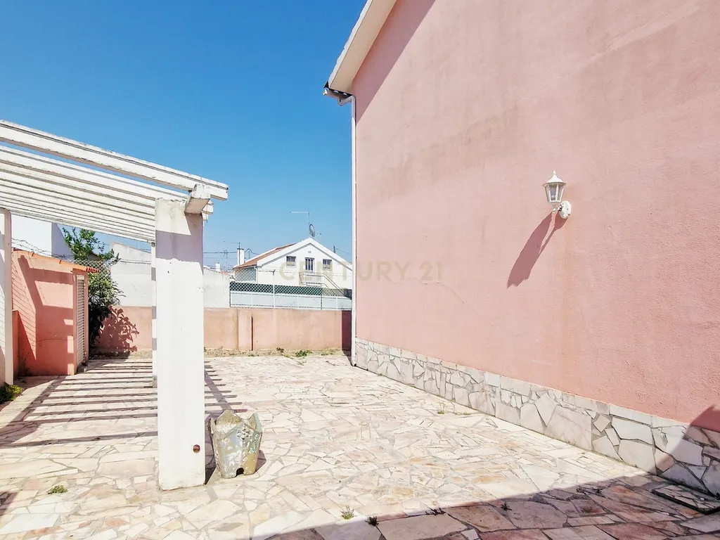Moradia isolada de 6 assoalhadas com garagem - Zona tranquila - Image 38