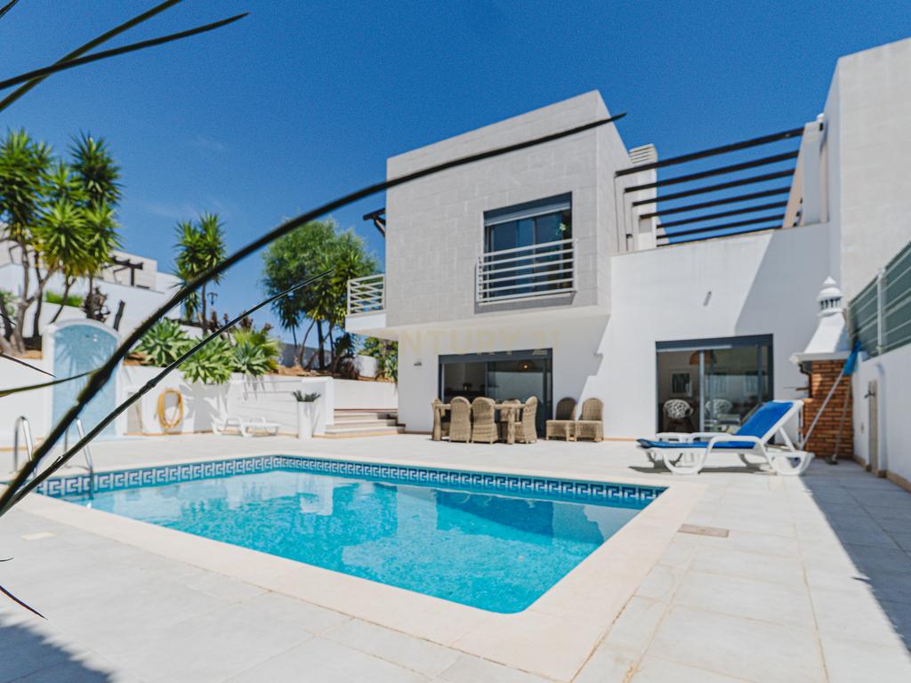 Moradia com 3 Quartos com Piscina - Urbanização Quinta do Rogel - Alcantarilha - Algarve - Image 1