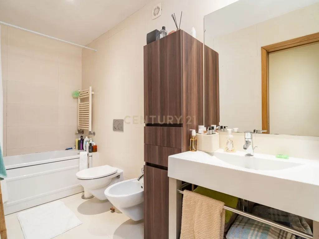 Apartamento T1 com Garagem - Av. Guarda Inglesa - Image 10