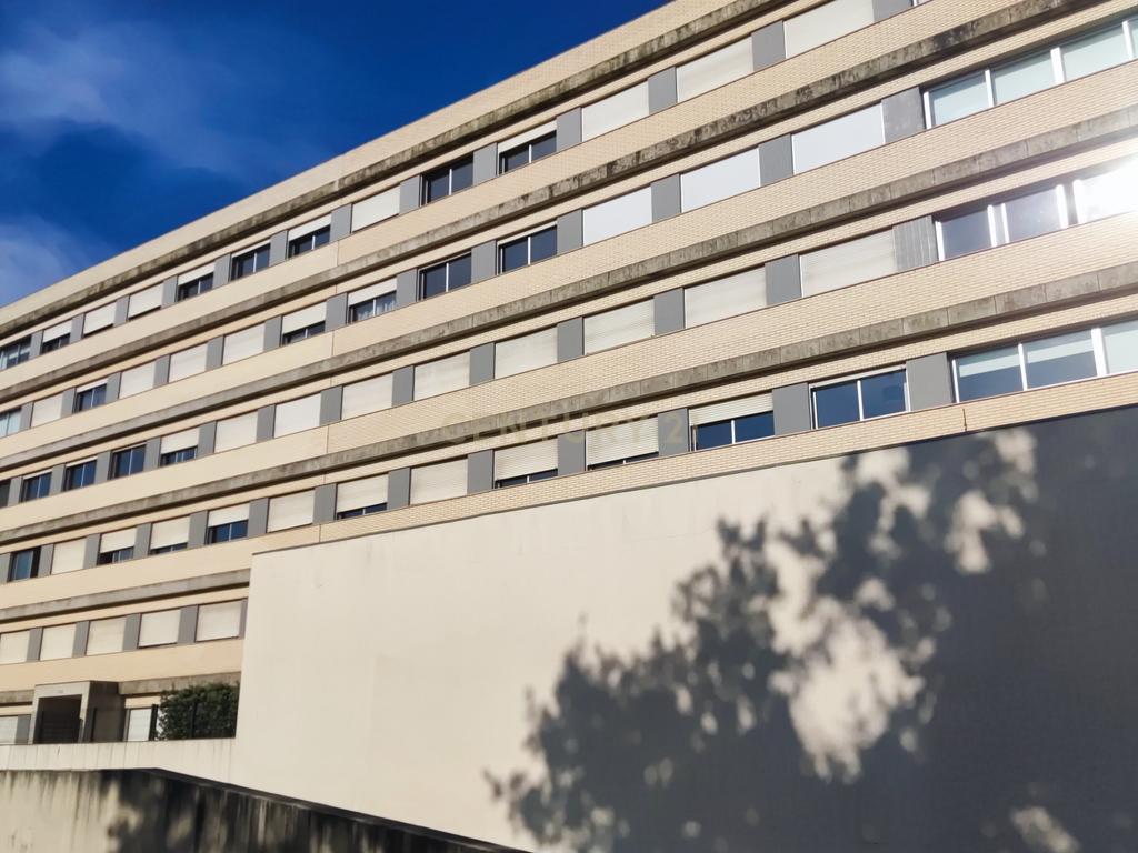 Apartamento T3 no Último Piso com Garagem – Moreira da Maia, Porto - Image 1