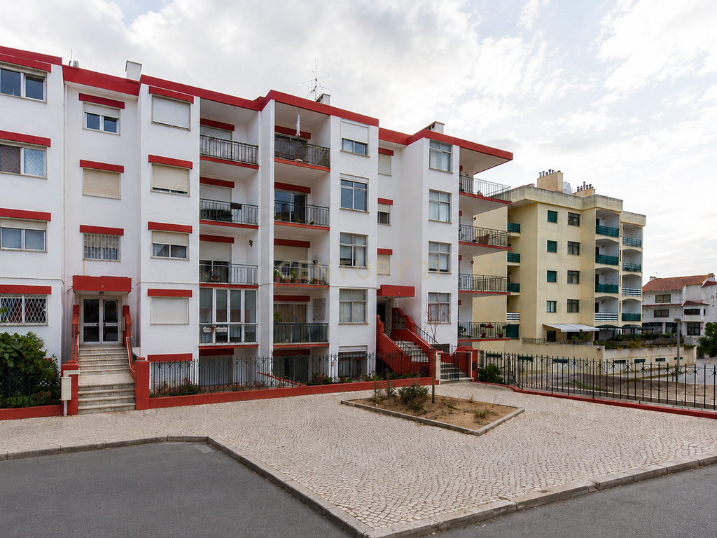 T2 duplex, remodelado com 91 m², sotão e varanda em Pai do Vento, Cascais - Image 13