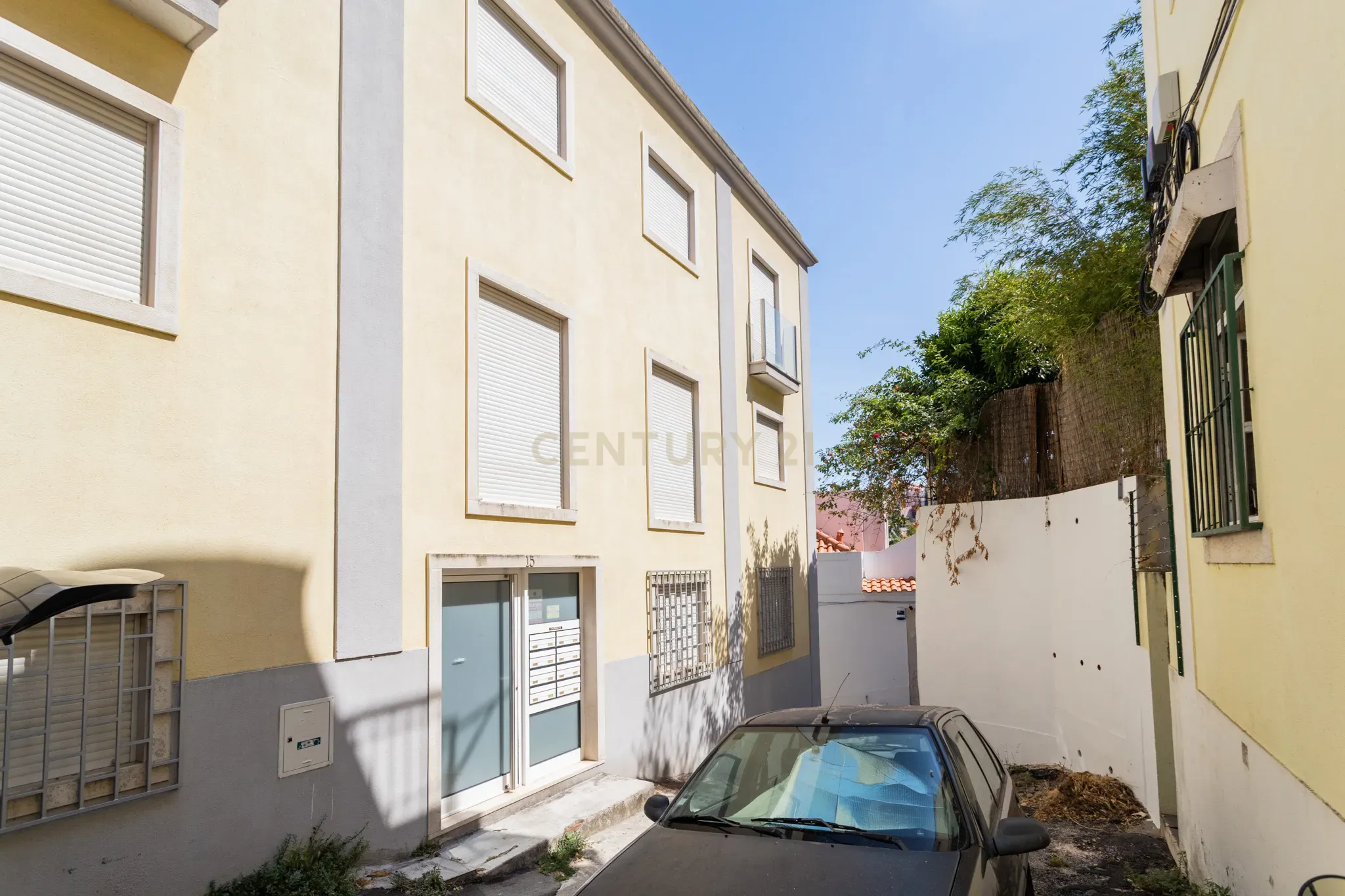 Fotografia 2 de Prédio recente em propriedade horizontal com 7 apartamentos situado em Arroios, Lisboa
