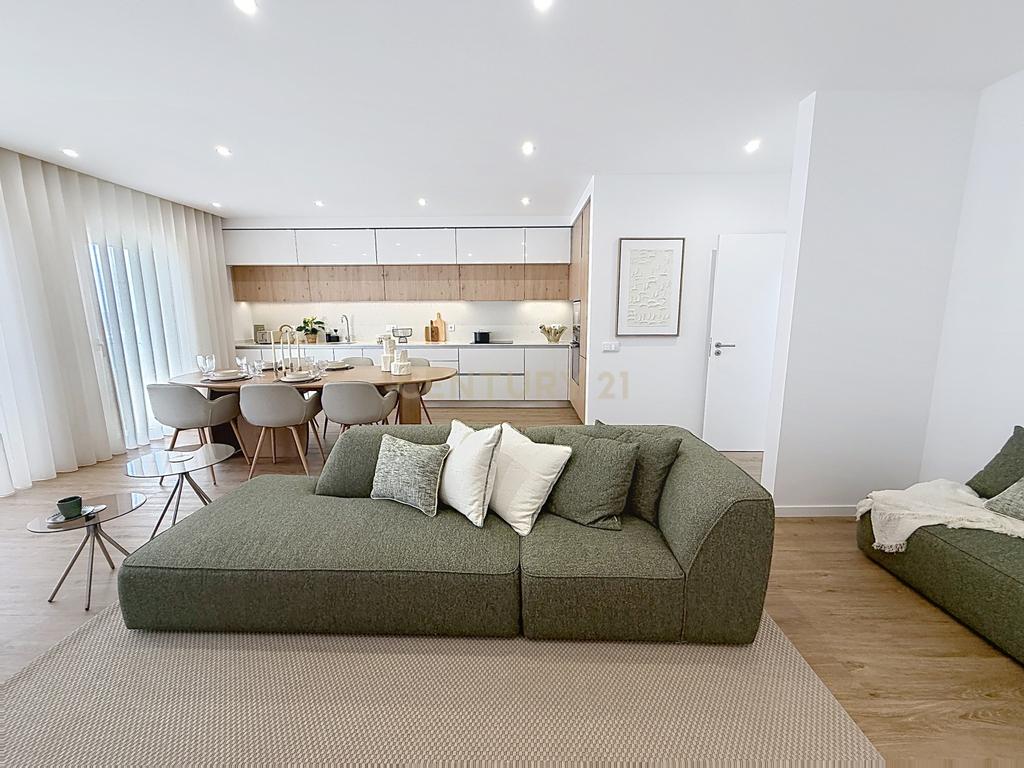 Apartamento Novo com Terraço e Piscina Privativa em Nazaré - Image 10