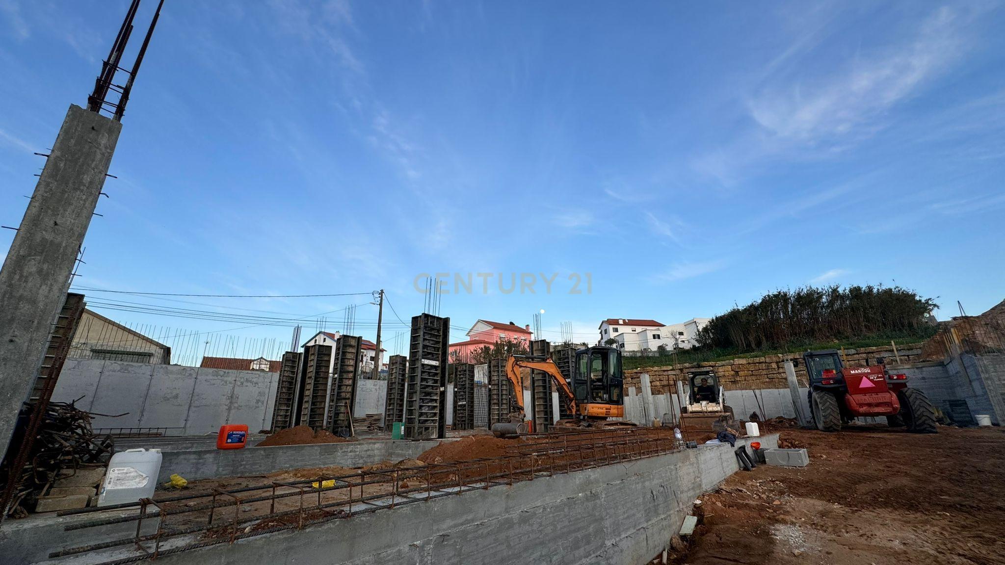 WEST RESIDENCES - IMÓVEL DE LUXO - Moradia Isolada T3 , Piscina/Jardim/Garagem Box para 3 viaturas - Image 16