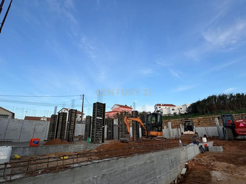 WEST RESIDENCES - IMÓVEL DE LUXO - Moradia Isolada T3 , Piscina/Jardim/Garagem Box para 3 viaturas - Image 14