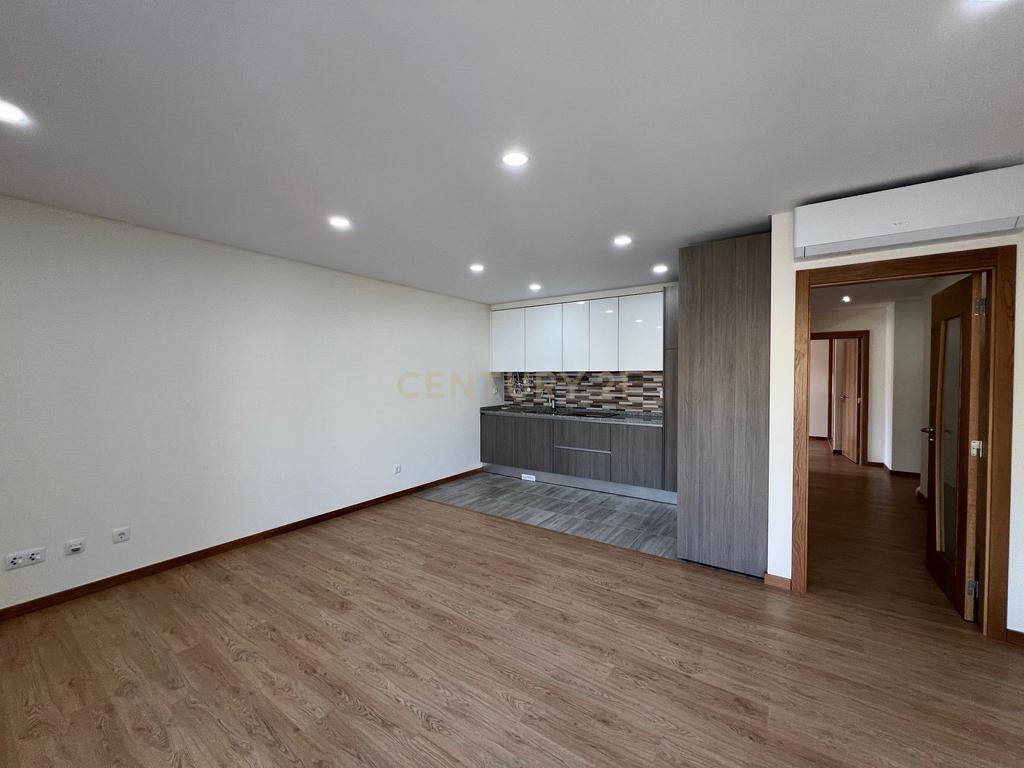 Apartamento T2 NOVO para arrendamento - Image 4