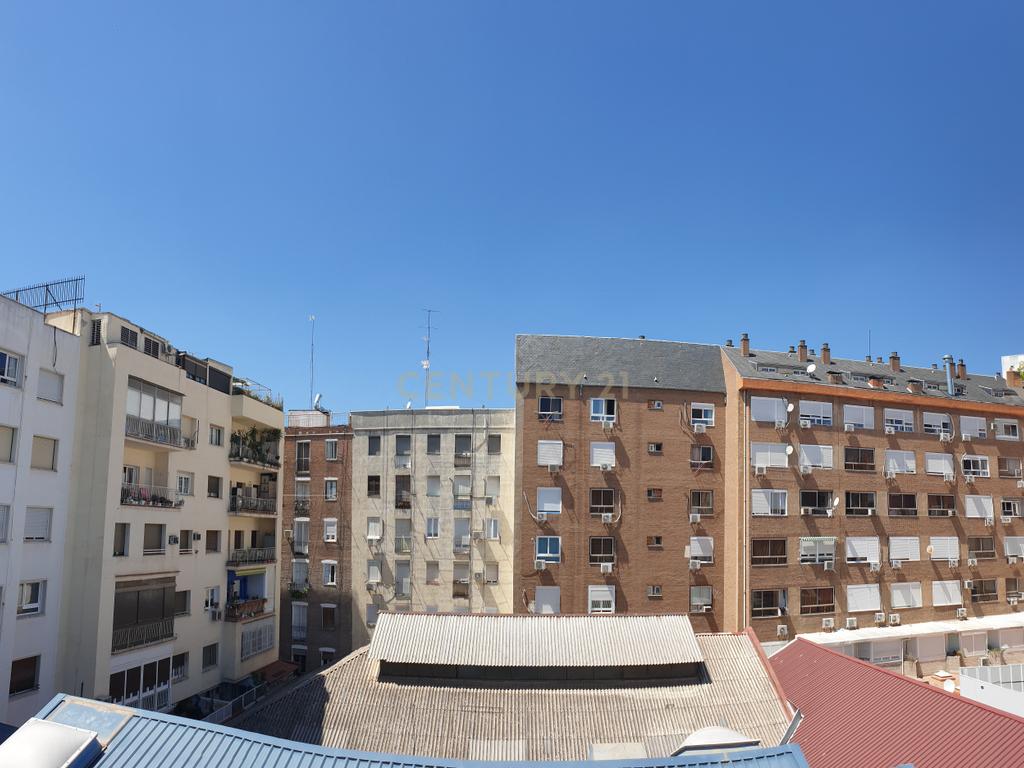 Aluguel de apartamento em Arapiles, distrito de Chamberí. Apartamento muito iluminado, exterior e reformado. - Image 17