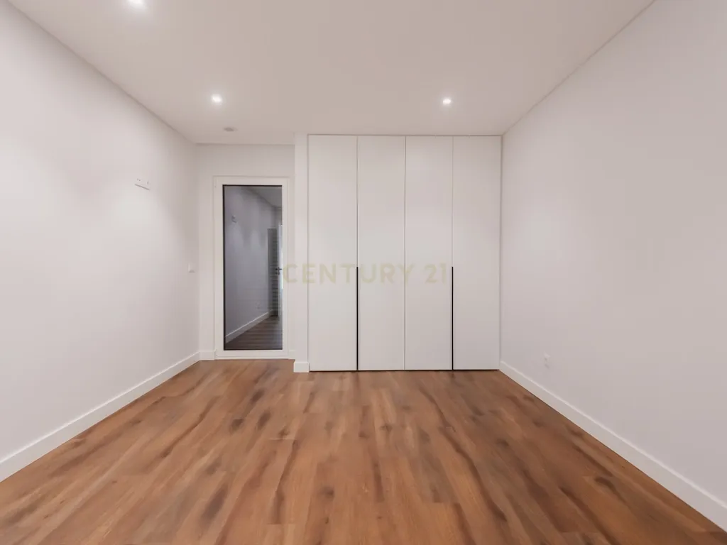 Moradia T3 de excelência no centro de Leiria - Image 35