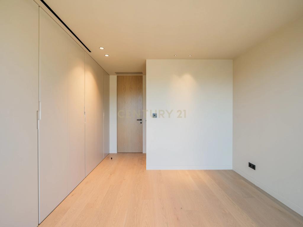 Moradia T5+1 em Cascais - Image 17