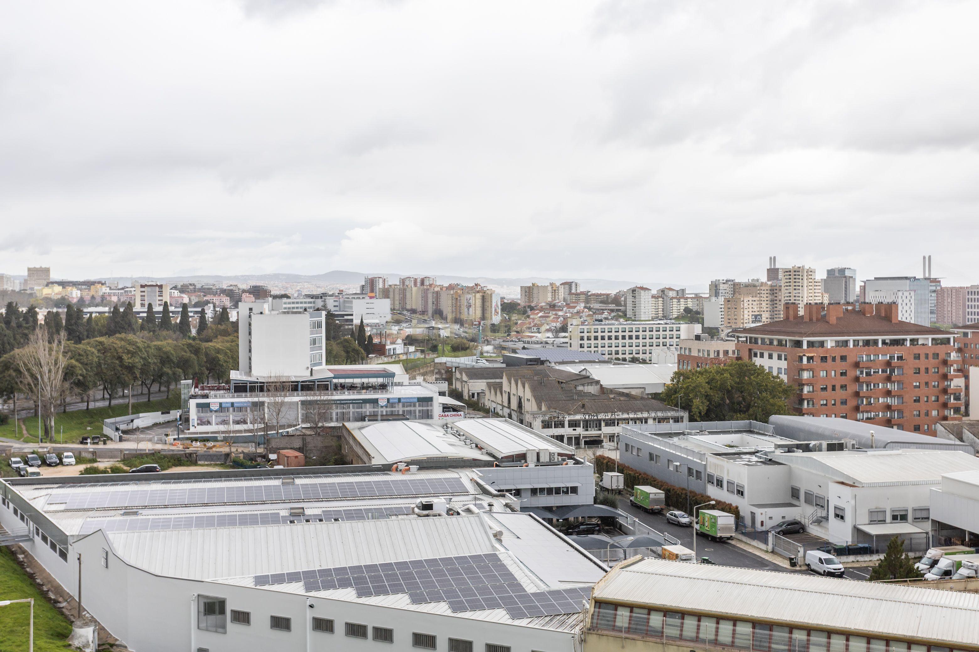 Apartamento T4 em Lisboa com Vista Panorâmica e Acessibilidade - Image 50