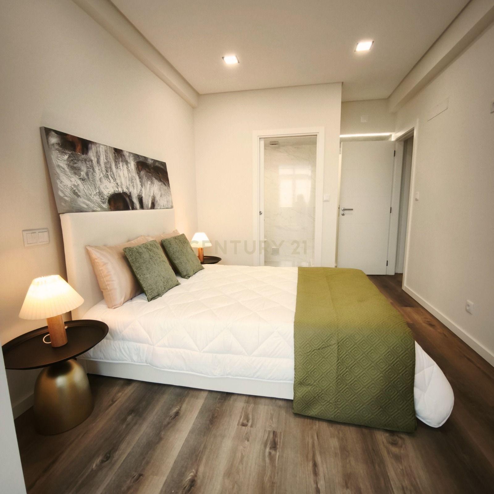 Fotografia 11 de T3 Totalmente Remodelado nas Laranjeiras | Conforto, Elegância e Localização de Excelência