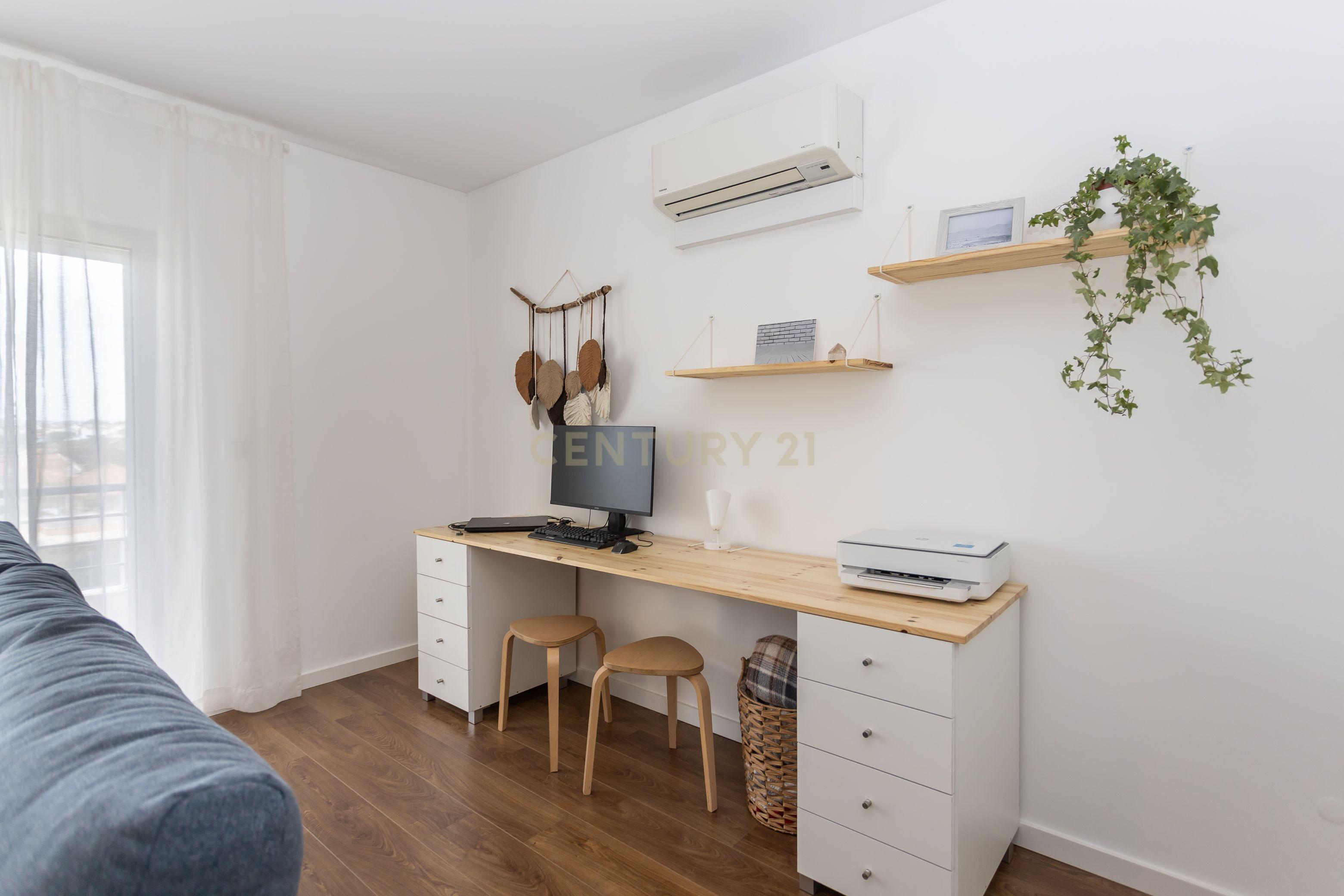 Apartamento T3 Condomínio Jardins da Ladeira, Aldeia de Paio Pires - Image 3