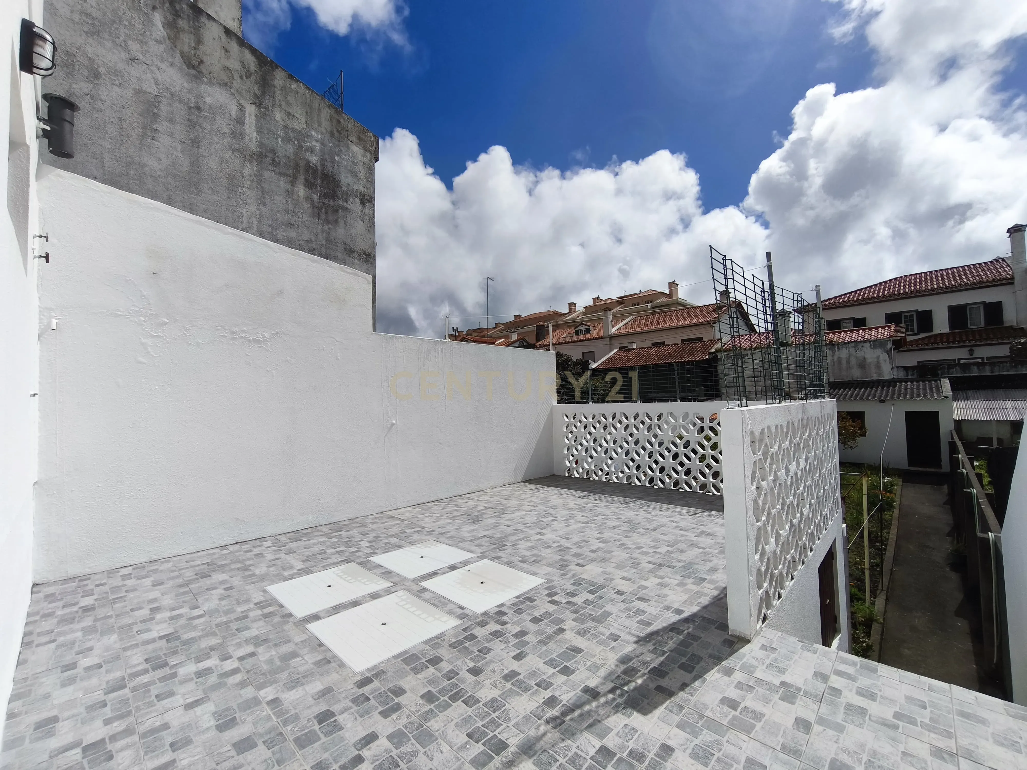 Casa T3 com Jardim e Terraço em Ponta Delgada, São Miguel - Image 20
