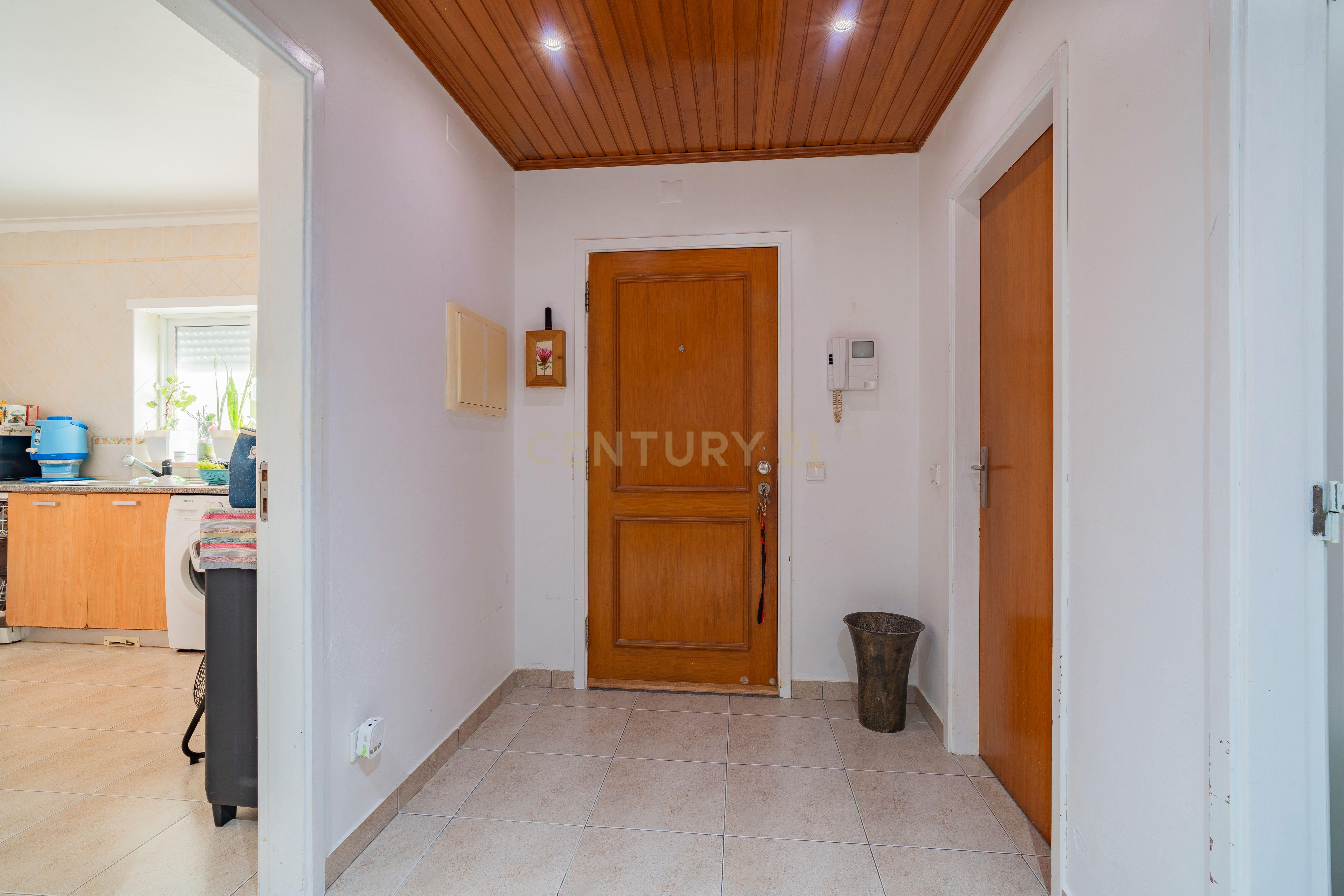 Fotografia 10 de Apartamento T3 Rés-do-Chão com Garagem | Excelente Localização | Marinha Grande